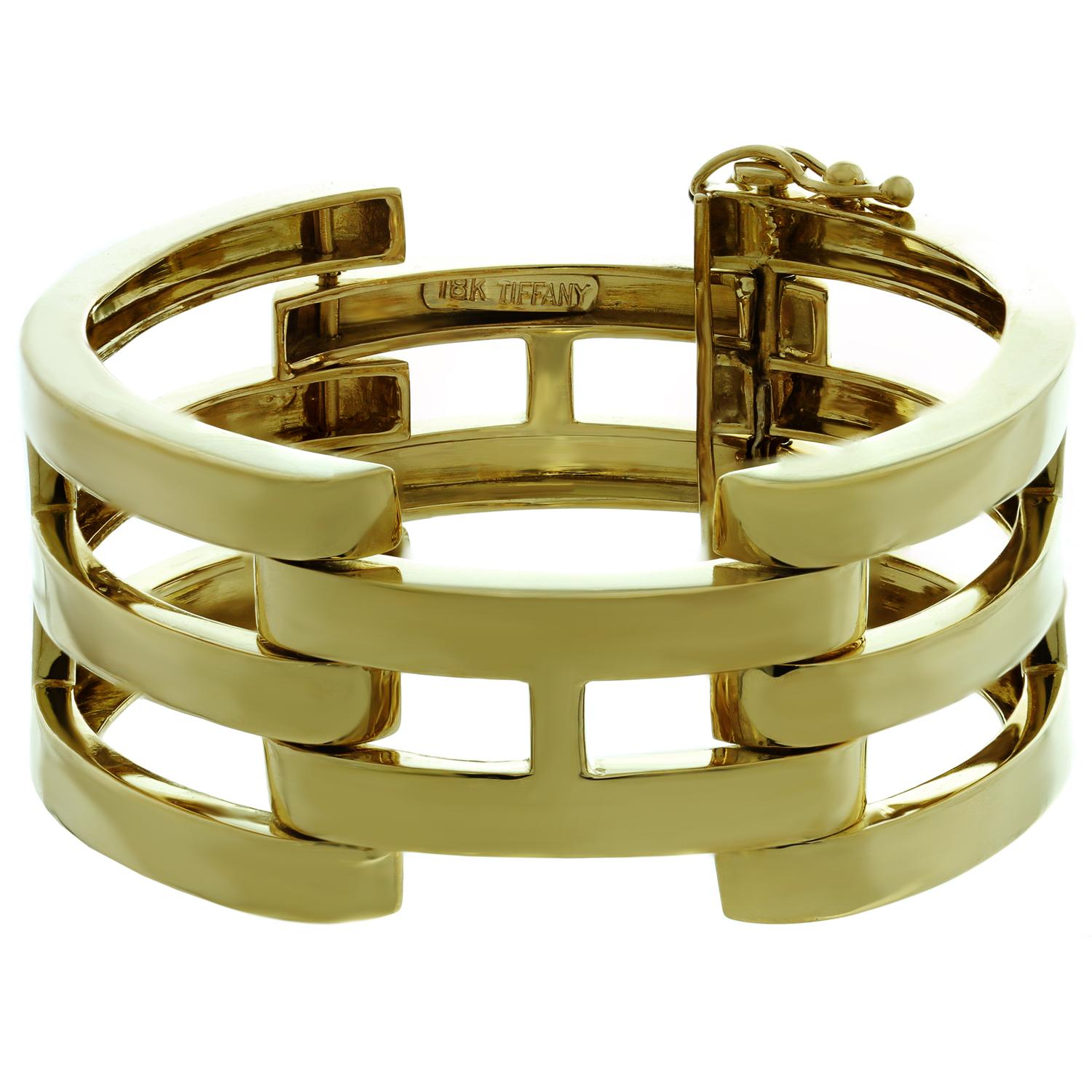 Tiffany & Co. Bracelet jonc en or jaune 18 carats Excellent état à New York, NY