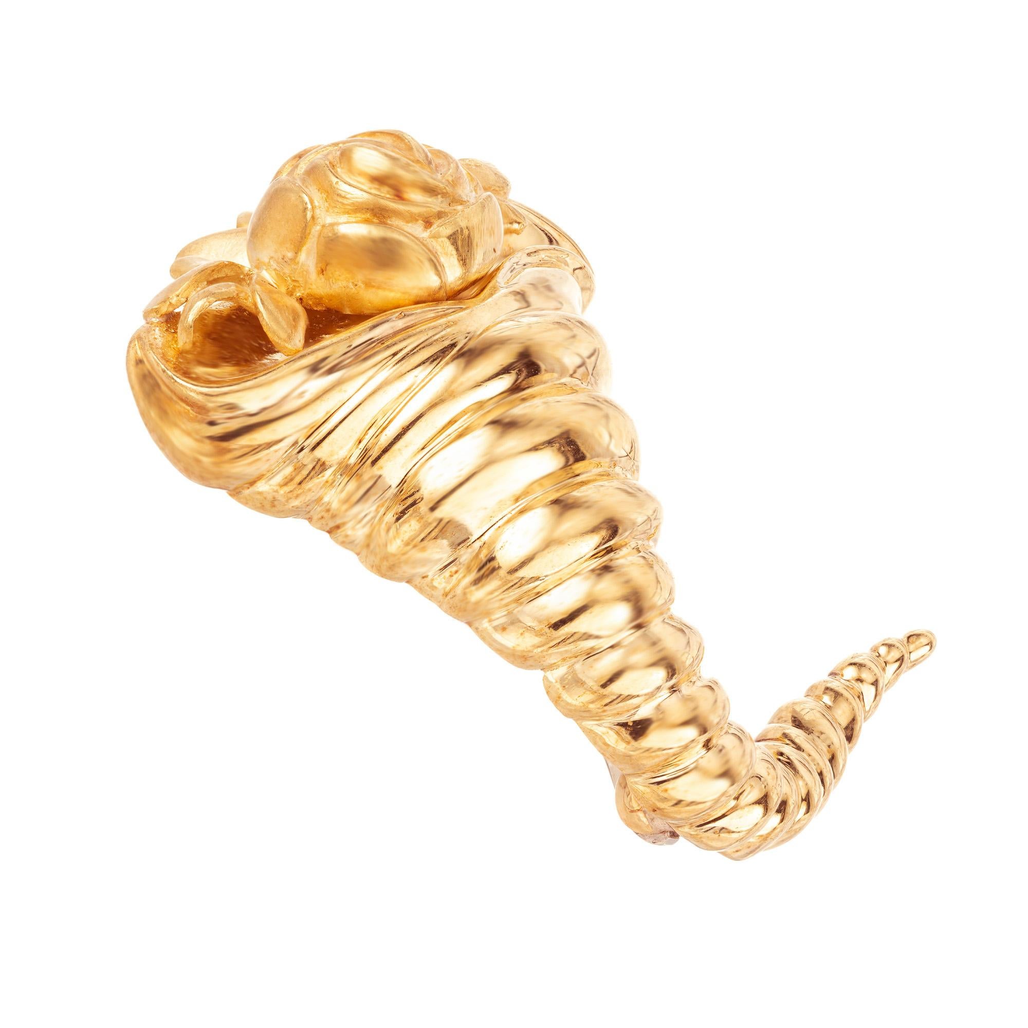 Tiffany & Co. Broche Cornucopia de oro amarillo en Bueno estado para la venta en Stamford, CT