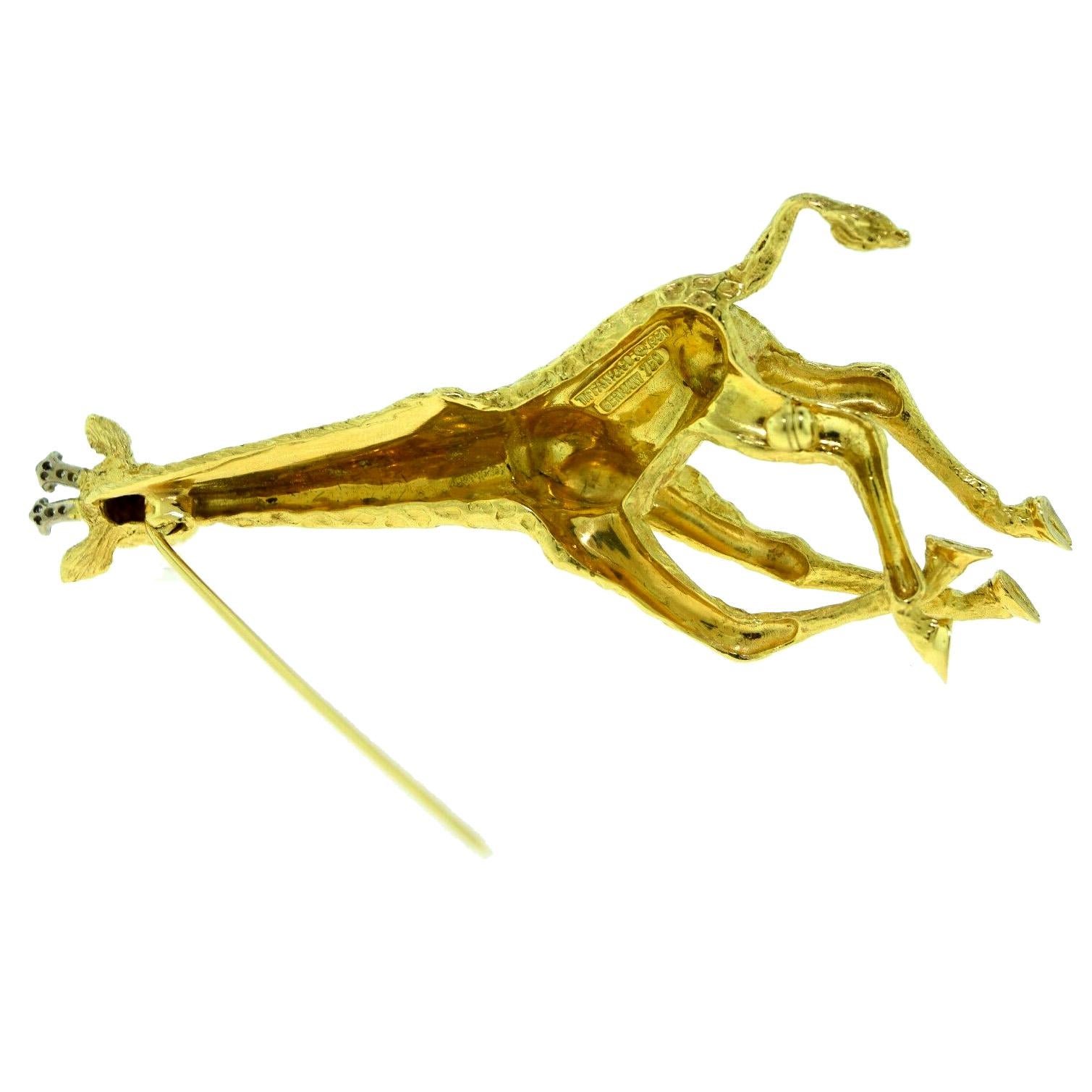 Brilliant Cut Tiffany & Co. Yellow Gold Diamond and Sapphire Giraffe Brooch Pin, 1991 For Sale
