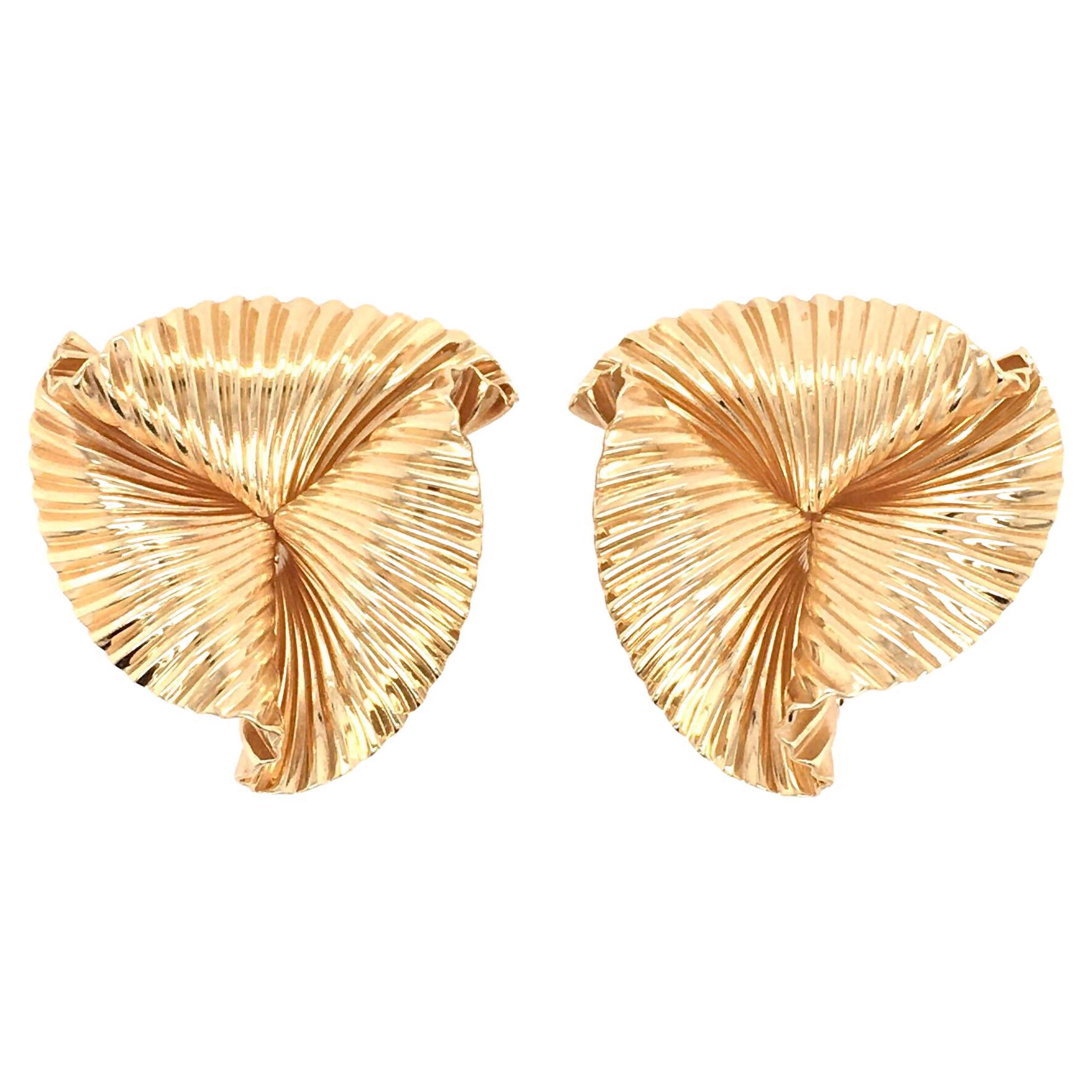 TIFFANY and CO. Ruby Yellow Gold Leaf Brooch and Earrings Set at 1stDibs