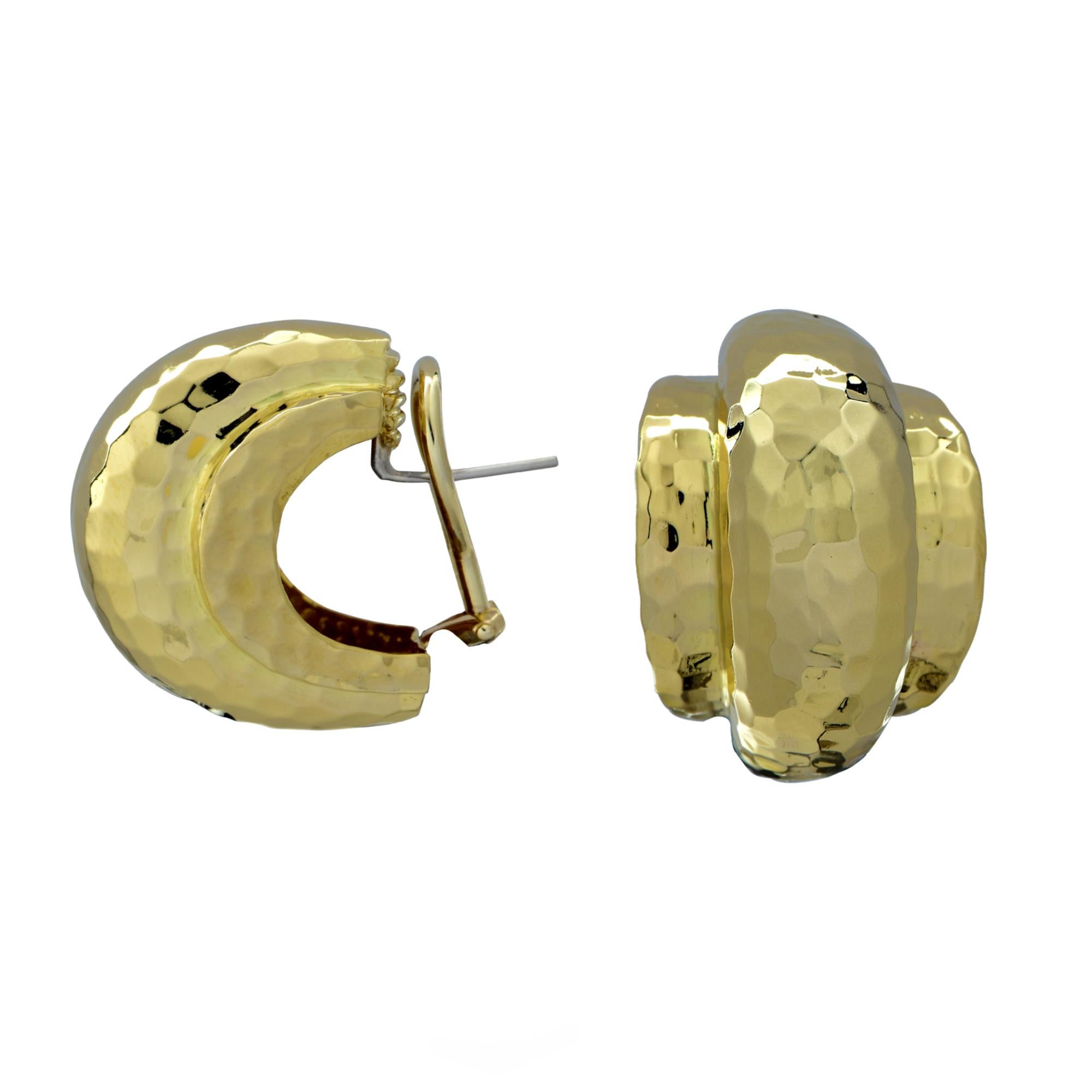 Tiffany & Co. Yellow Gold Hammered Finish Hoop Earrings In Good Condition In Miami, FL