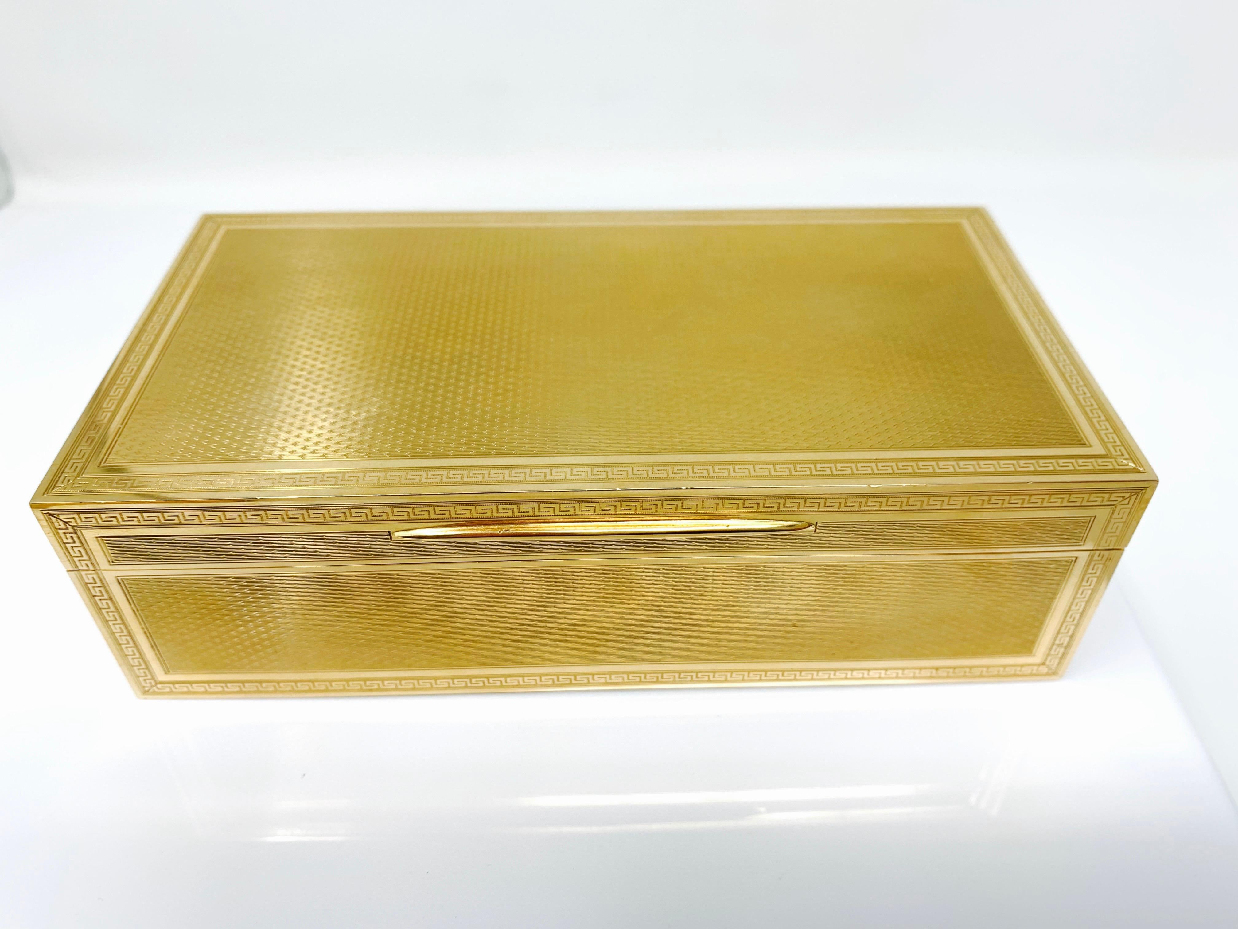 Donna Tiffany & Co. Scatola per gioielli in oro giallo in vendita