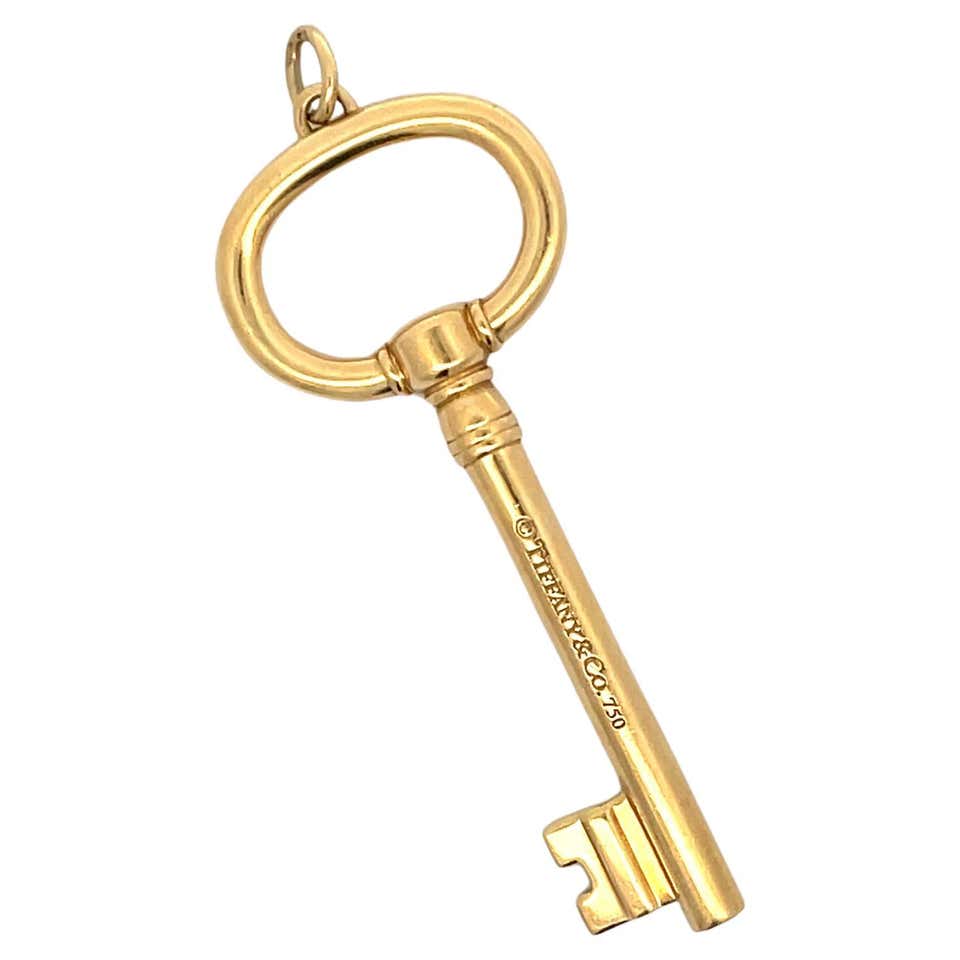 Gold Key Rack Tiffany and Co. Keys 18 Karat Yellow Gold Heart Key Charm Pendant Large ...