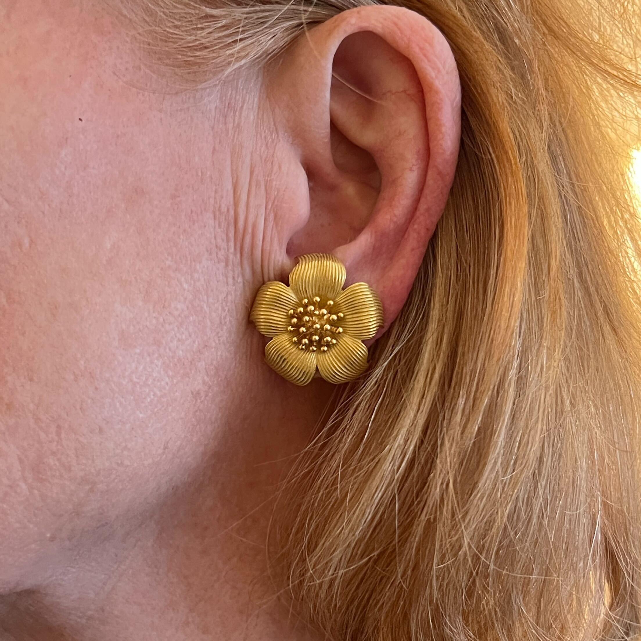 TIFFANY & CO., Yellow Gold Magnolia Earrings  2