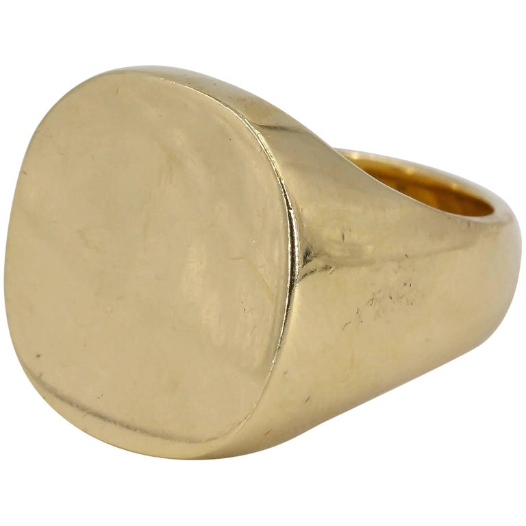 Tiffany and Co. Yellow Gold Men&#39;s Signet Ring For Sale at 1stdibs