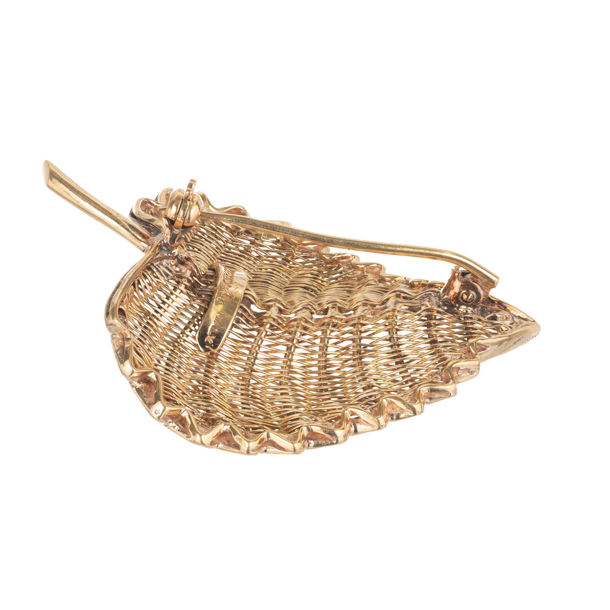 Tiffany & Co. Yellow Gold Midcentury Wire Leaf Brooch For Sale 1