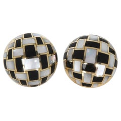 Tiffany & Co. Orecchini Mosiaci in oro giallo, madreperla e onice