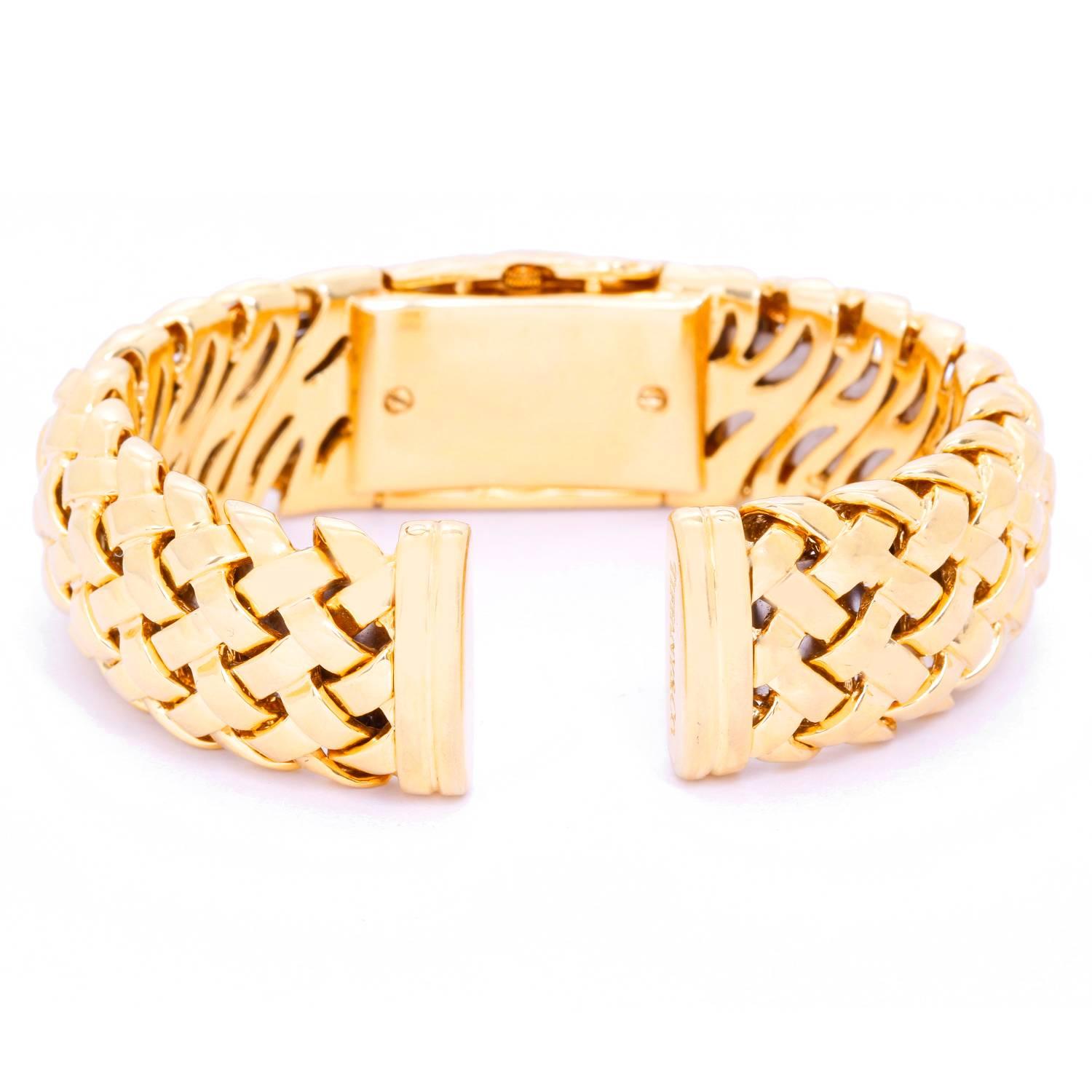 Tiffany & Co. Yellow Gold Quartz Cuff Wristwatch In Excellent Condition In Dallas, TX
