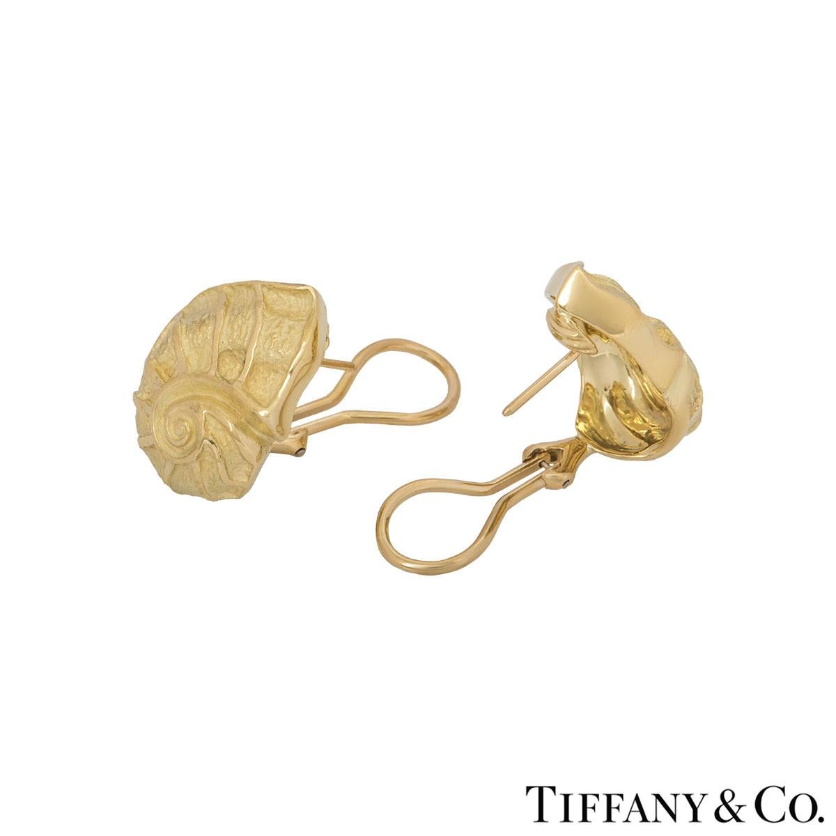 Tiffany & Co. Yellow Gold Shell Earrings In Excellent Condition In London, GB
