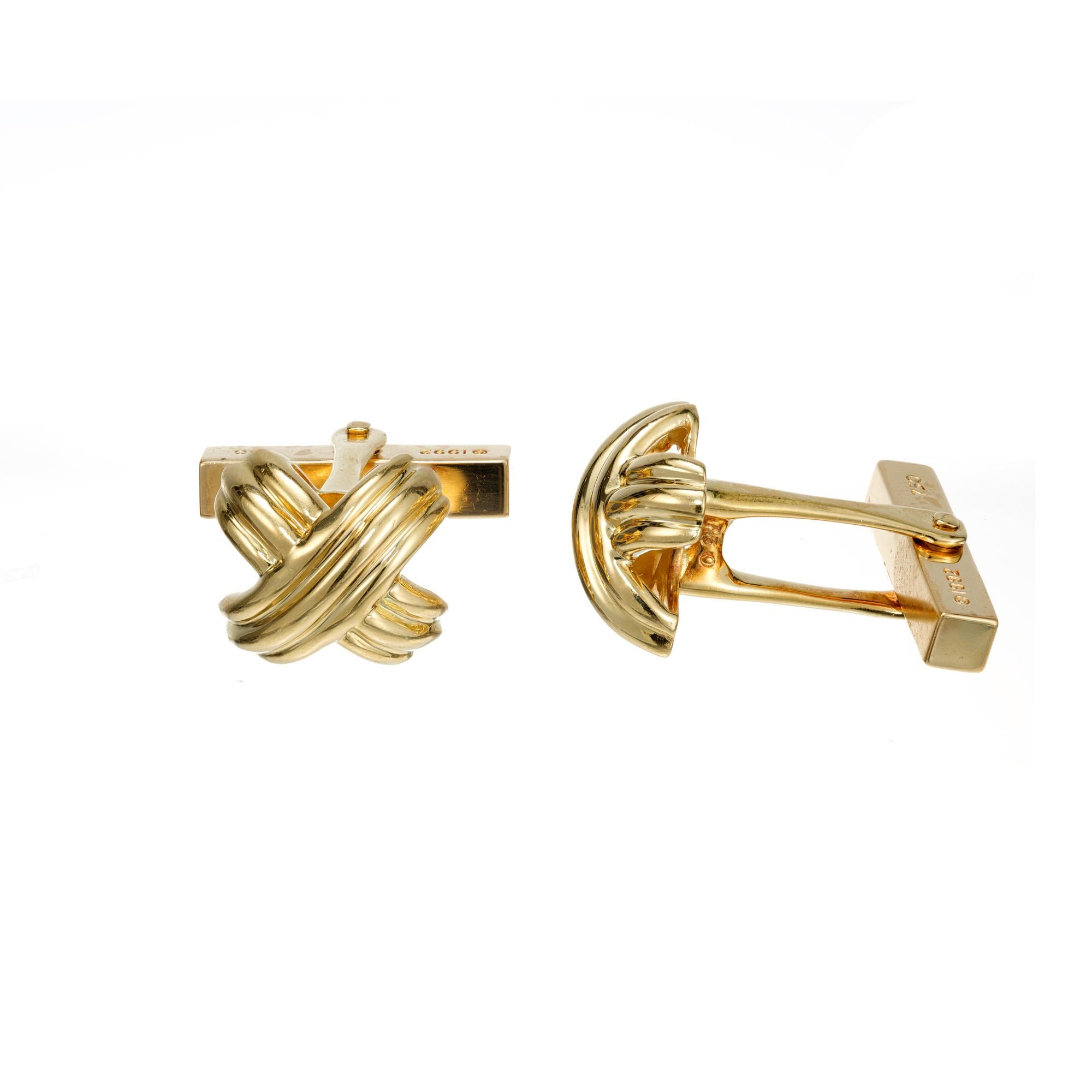 Tiffany & Co Yellow Gold Signature X Cufflinks In Good Condition For Sale In Stamford, CT