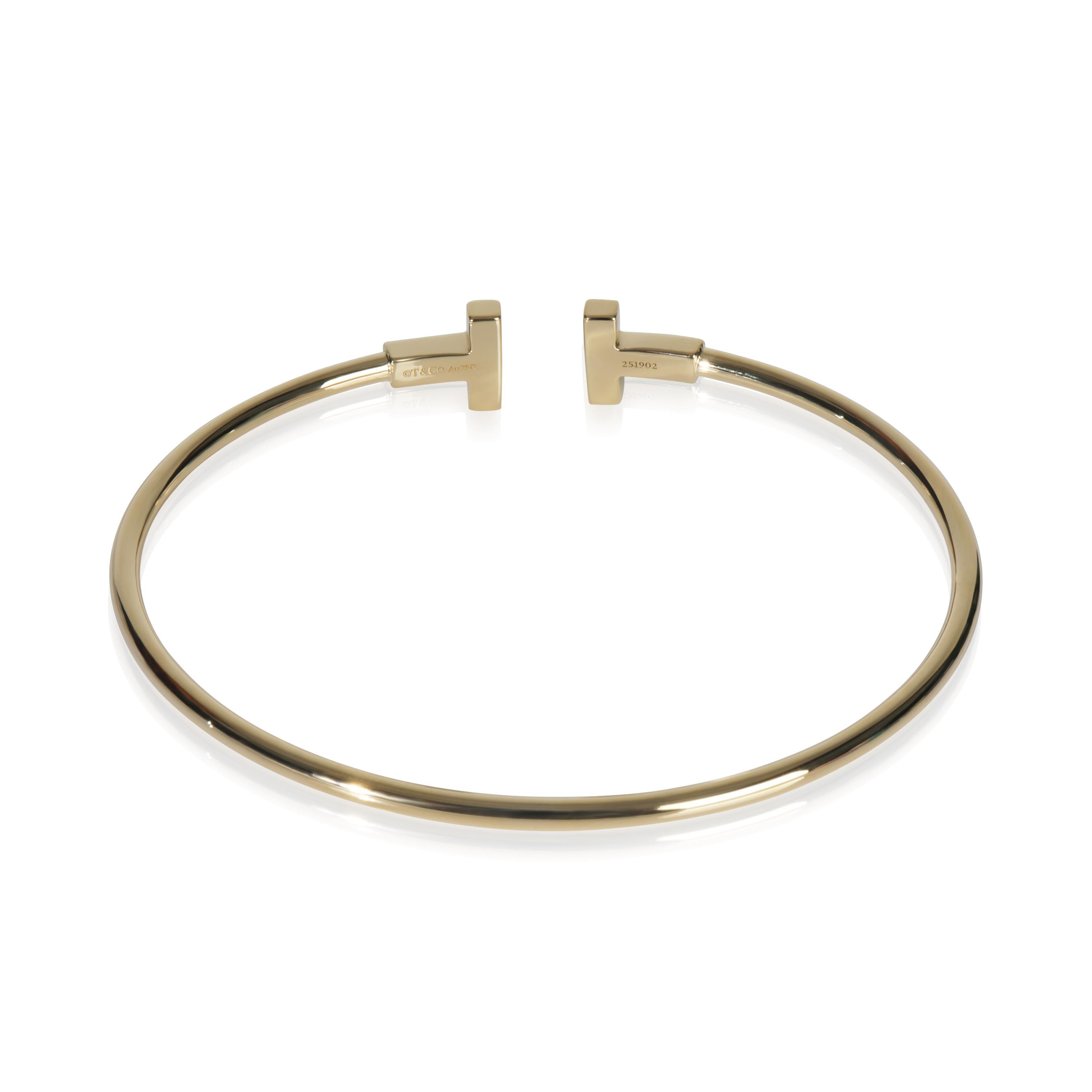 Tiffany & Co. Yellow Gold  Tiffany T Narrow Wire Bracelet en Excelente estado para la venta en New York, NY