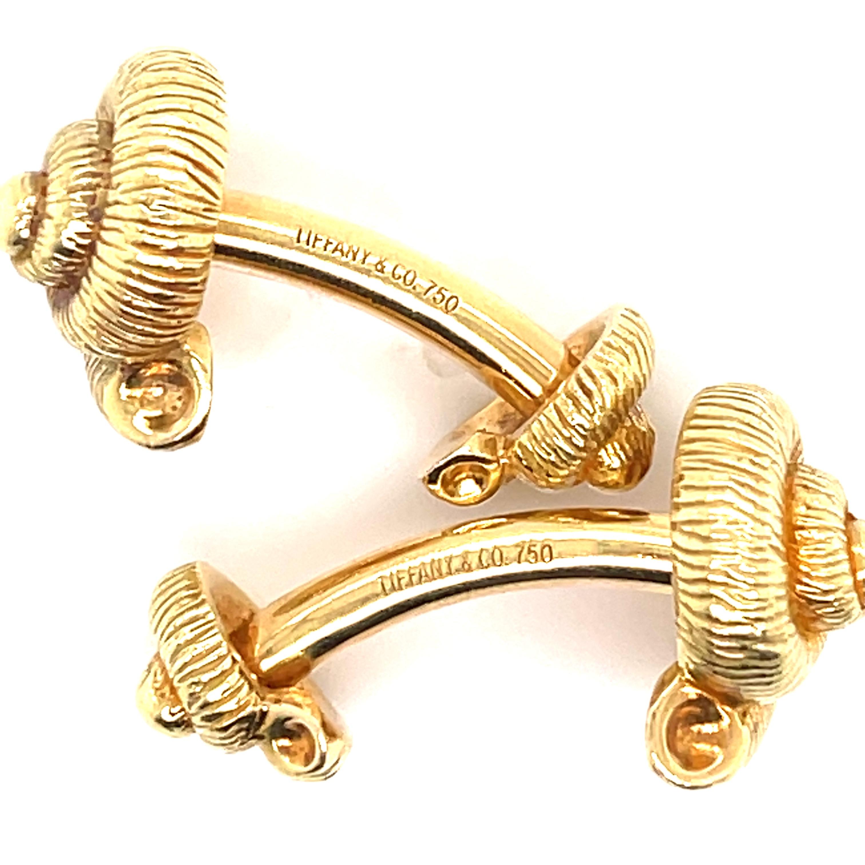 Tiffany & Co23. Gold Sea Shell Cuff Links In Good Condition For Sale In New York, NY