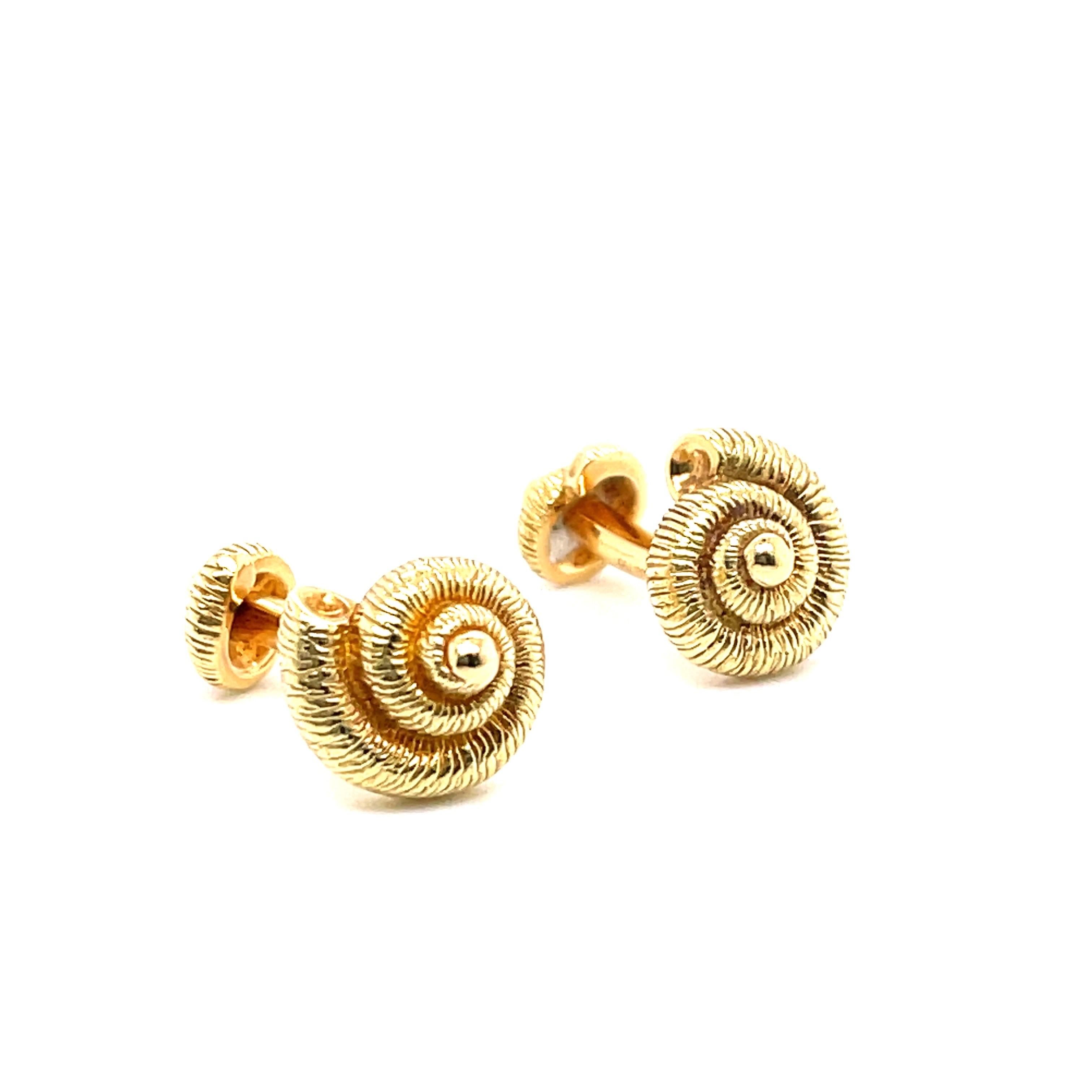 Tiffany & Co23. Gold Sea Shell Cuff Links For Sale 1