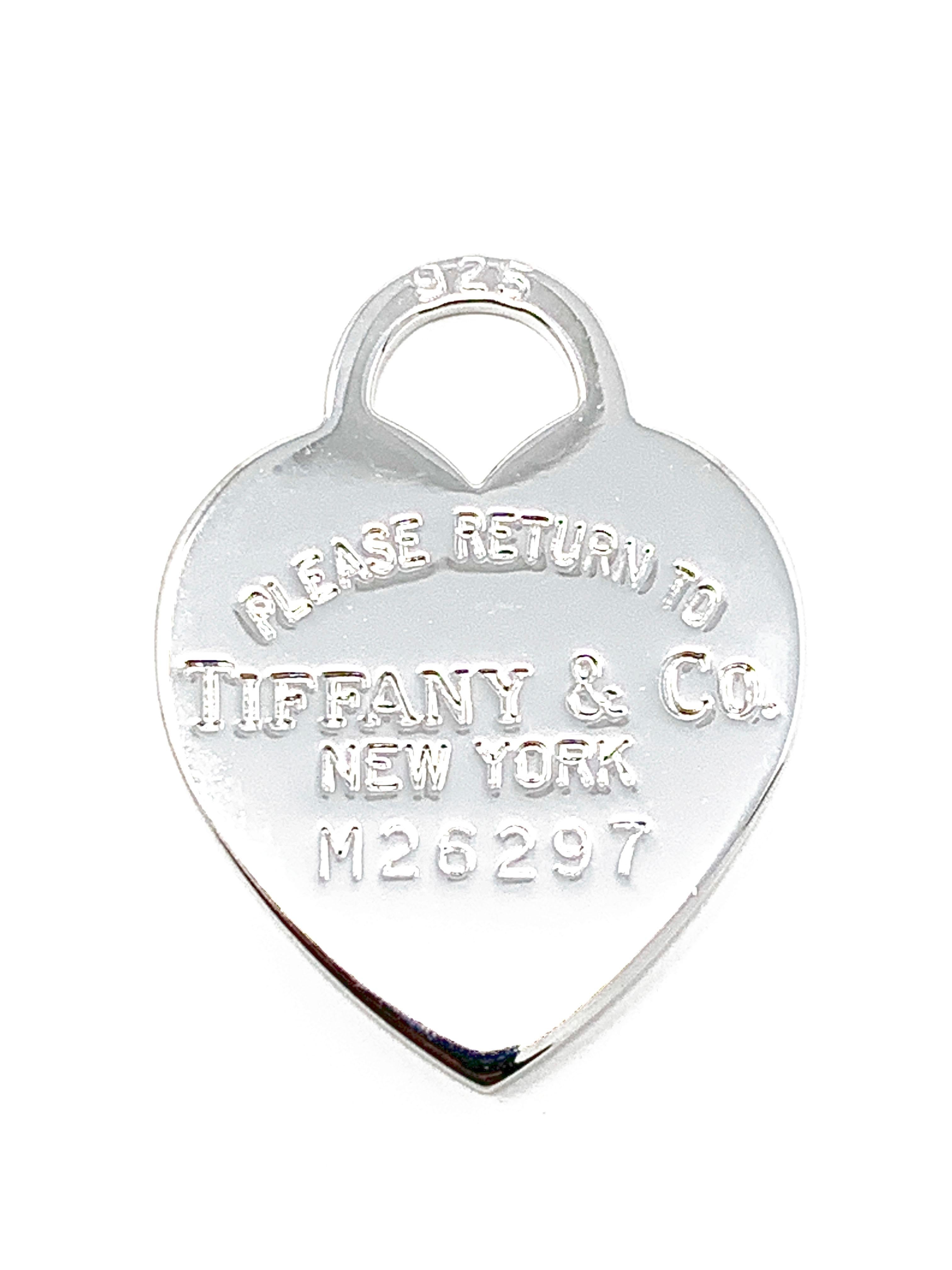 Tiffany & Co.925 Silver Heart White Gold Plated Charm Pendentif Bon état - En vente à San Fernando, CA