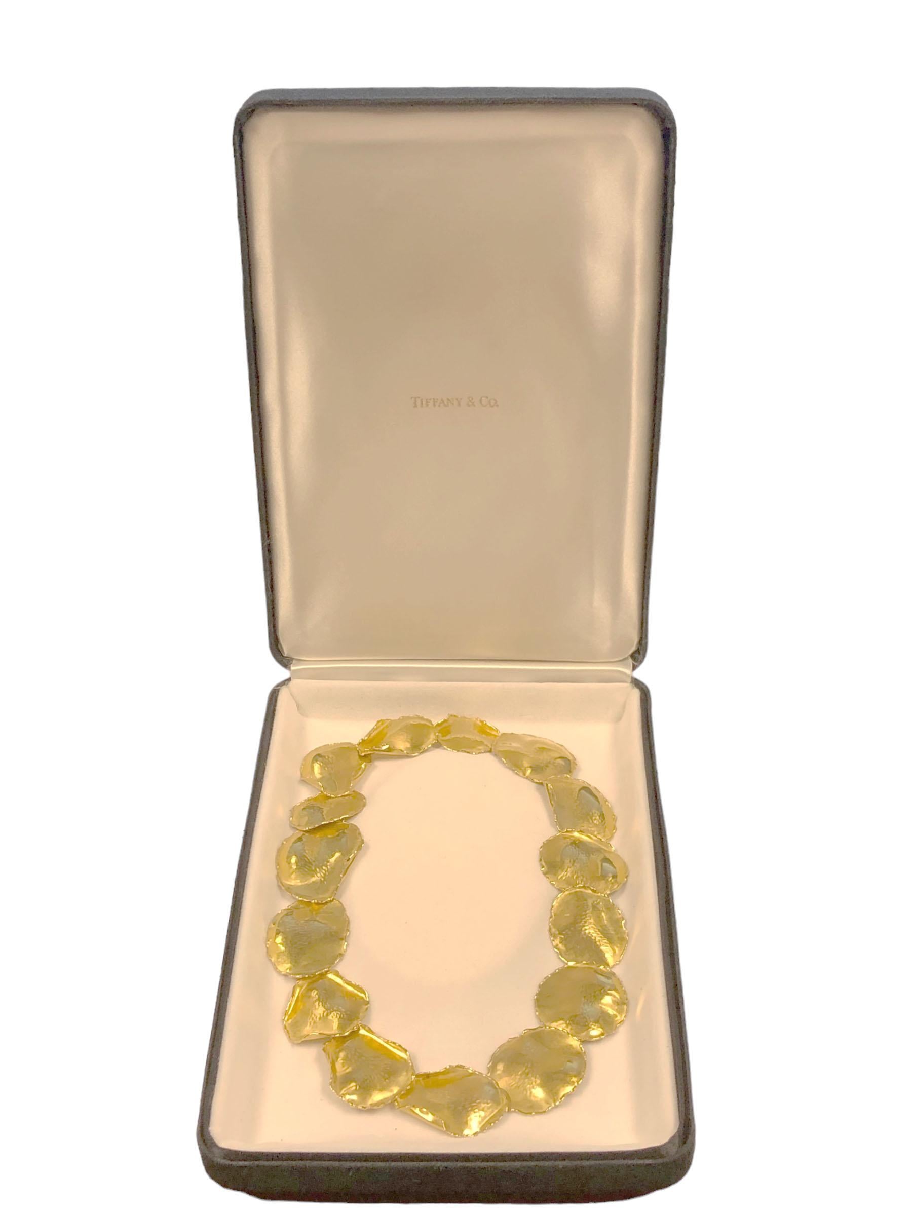 Tiffany & Company Angela Cummings Vintage Gelbgold-Blütenblätter-Halskette im Angebot 3