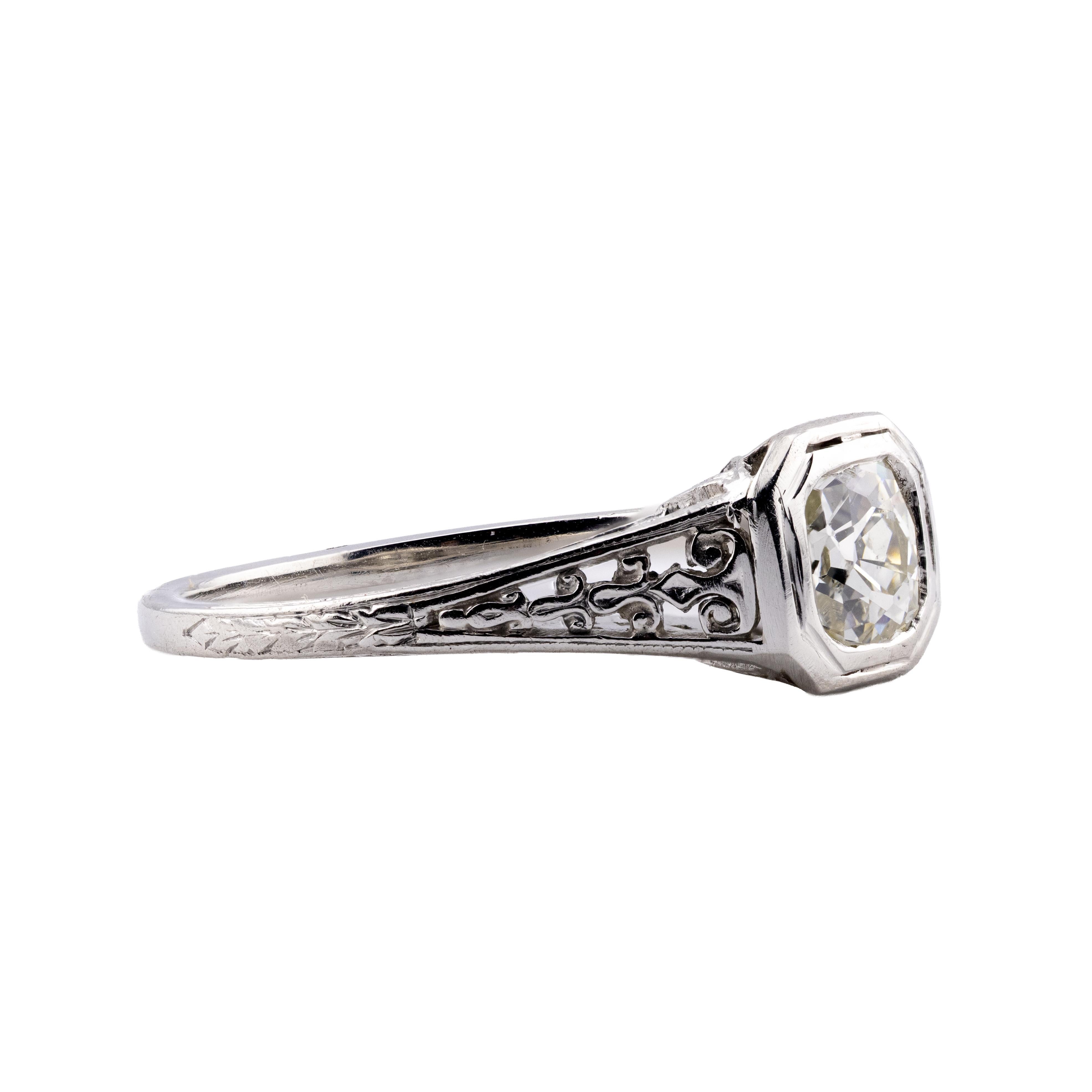 Aston Estate Jewelry:

Un exquisito anillo de compromiso Tiffany & Company de la época art déco.

Con un diamante talla mina antigua de 0,72 quilates, que presenta una claridad de VS1 y un grado de color de I.

Realizada en platino, la montura