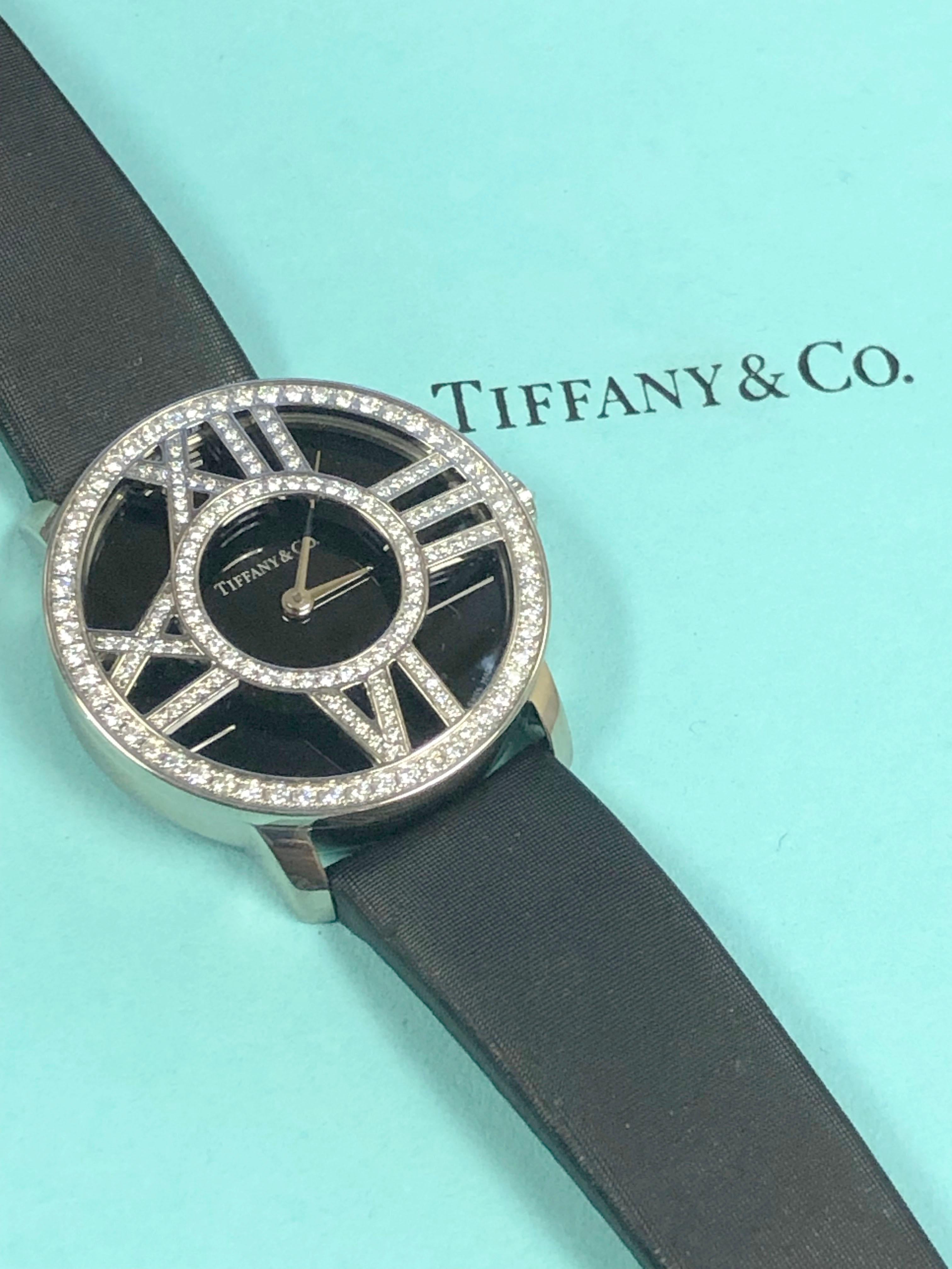 Reloj de pulsera Tiffany & Company Atlas de oro blanco y diamantes de tamaño mediano en venta 2