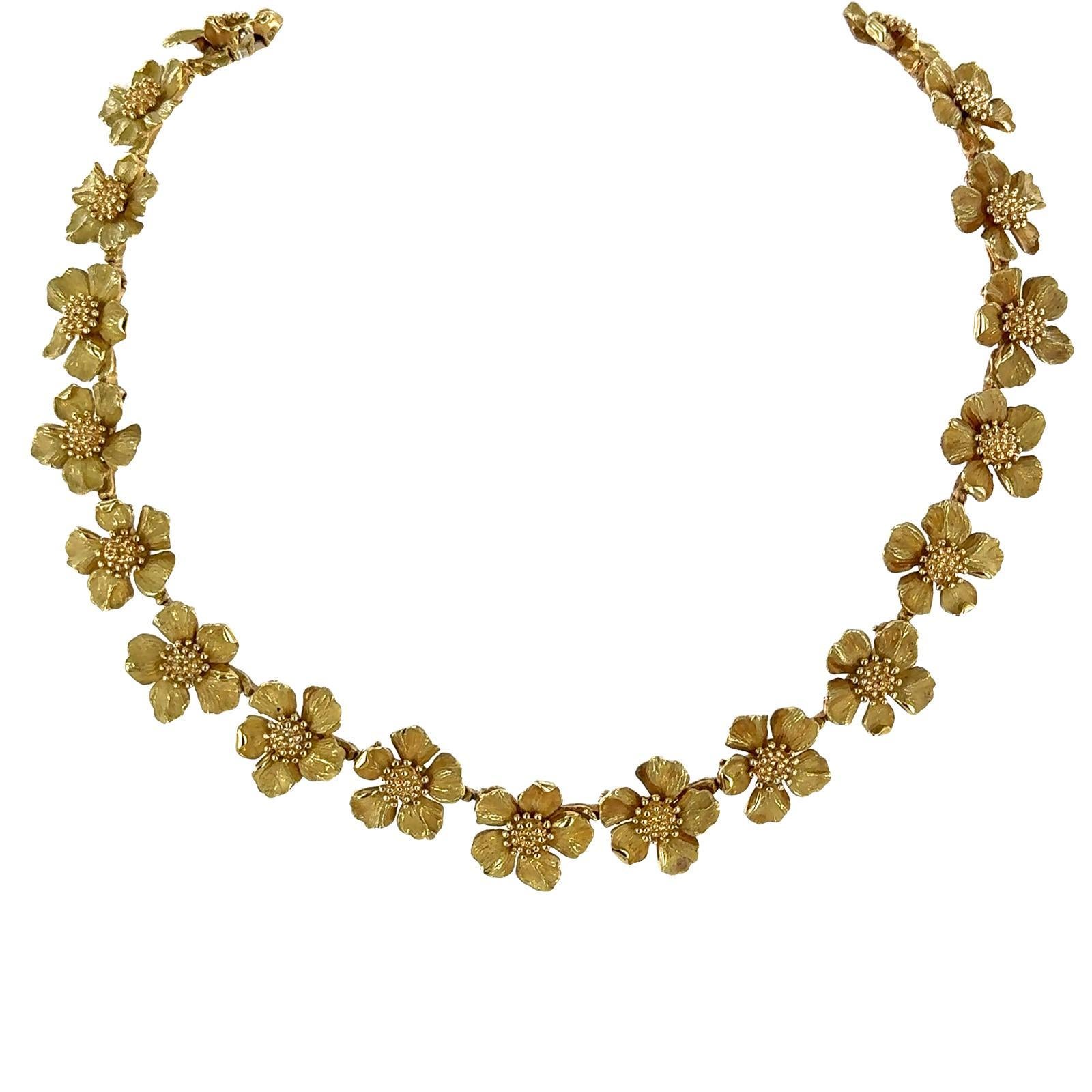 Modern Tiffany & Company Classics Wild Rose Dogwood Flower 18KY Gold Vintage Necklace. For Sale