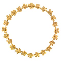 Tiffany & Company Classics Rosa silvestre Flor de cornejo Collar vintage de oro de 18 quilates.