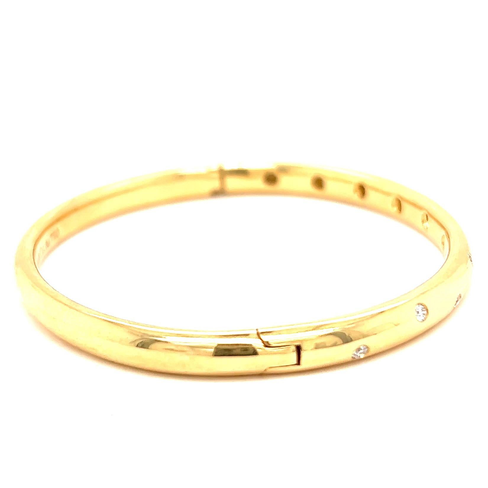 Round Cut Tiffany & Company Diamond 18 Karat Gold Etoile Bangle Bracelet