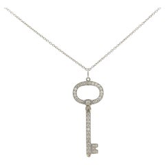 Tiffany & Company Collier pendentif clé ovale en platine et diamants