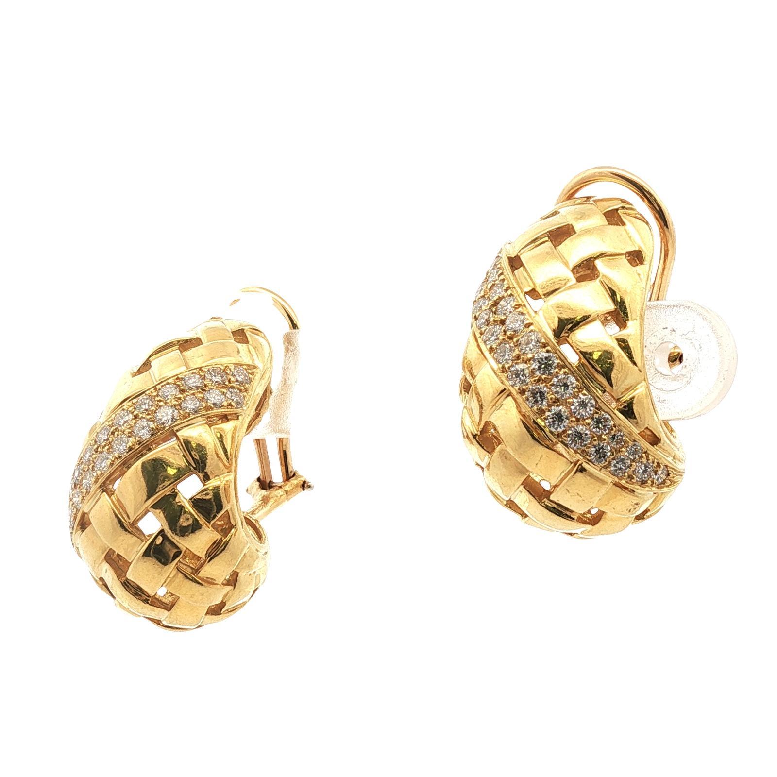 Taille brillant Tiffany & Company - Boucles d'oreilles Vannerie en or jaune 18 carats et diamants en vente