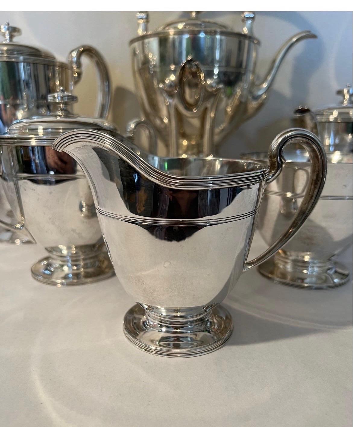 Tiffany & Company “Hampton” Sterling Silver Tea & Coffee Service- 6 Pieces In Good Condition For Sale In Atlanta, GA