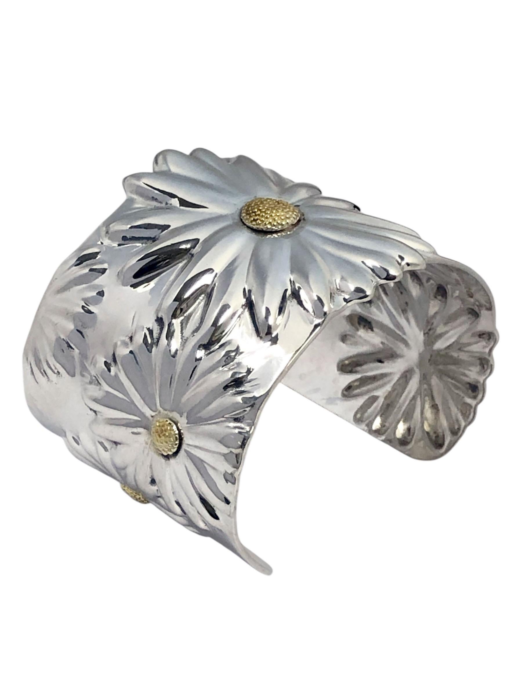 Tiffany & Company - Large bracelet manchette en argent et marguerite 18K Excellent état - En vente à Chicago, IL