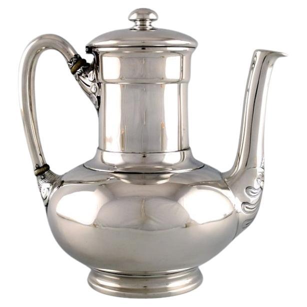 Tiffany & Company (New York). Coffee pot in sterling silver. Classicist style.