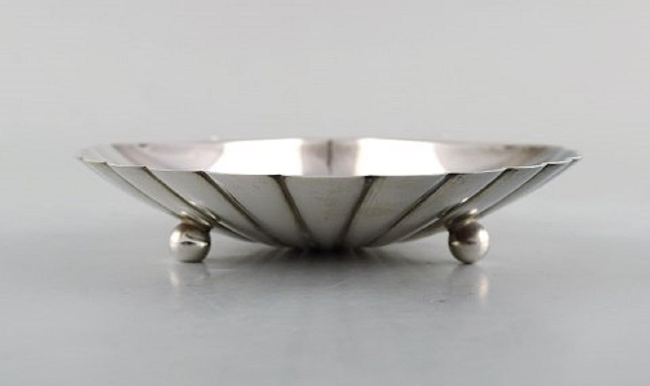 American Tiffany & Co. 'New York', Three Silver Bowls on Feet Shaped as Seashells For Sale