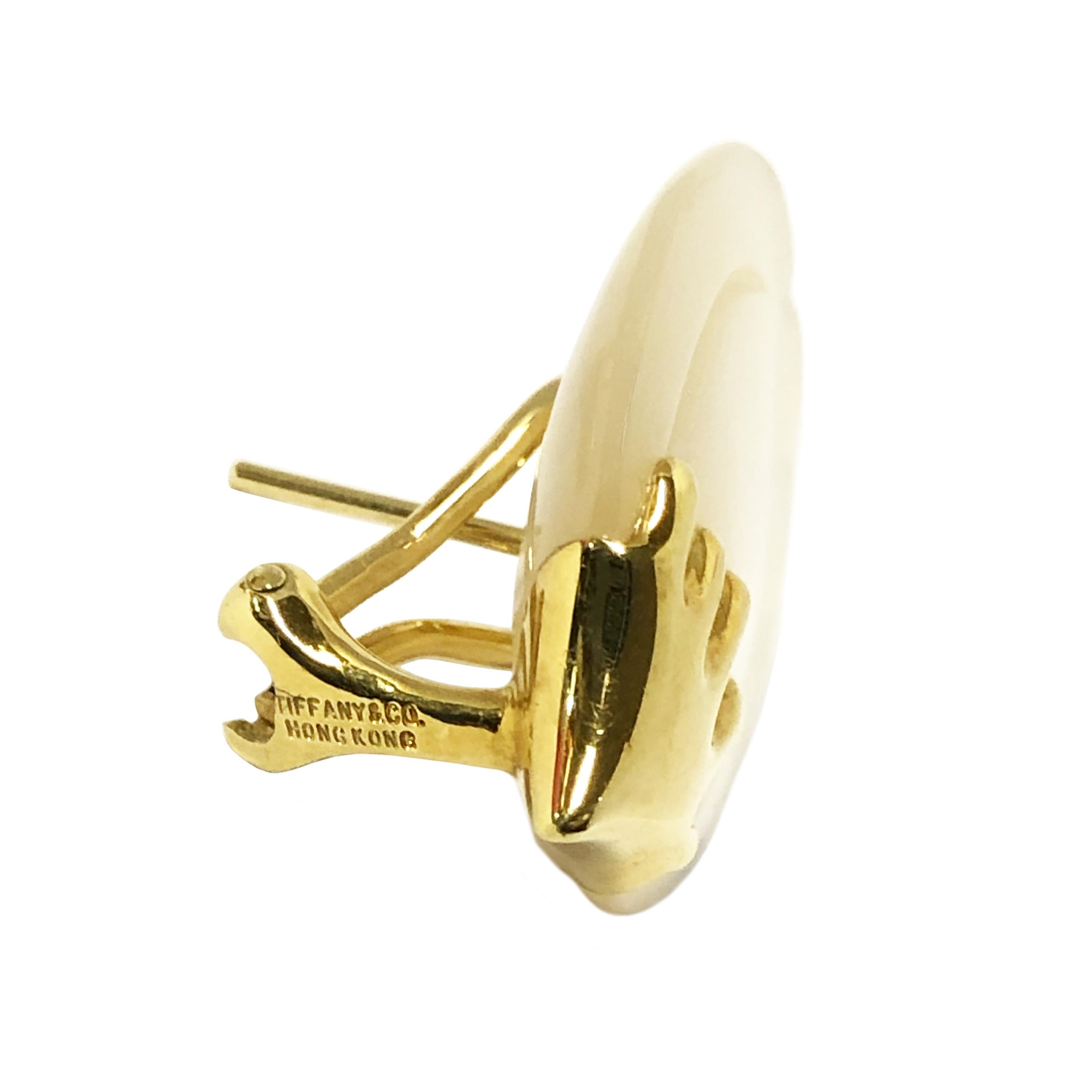 Tiffany & Co. Blütenblatt-, Gold- und Perlmutt-Ohrringe 1
