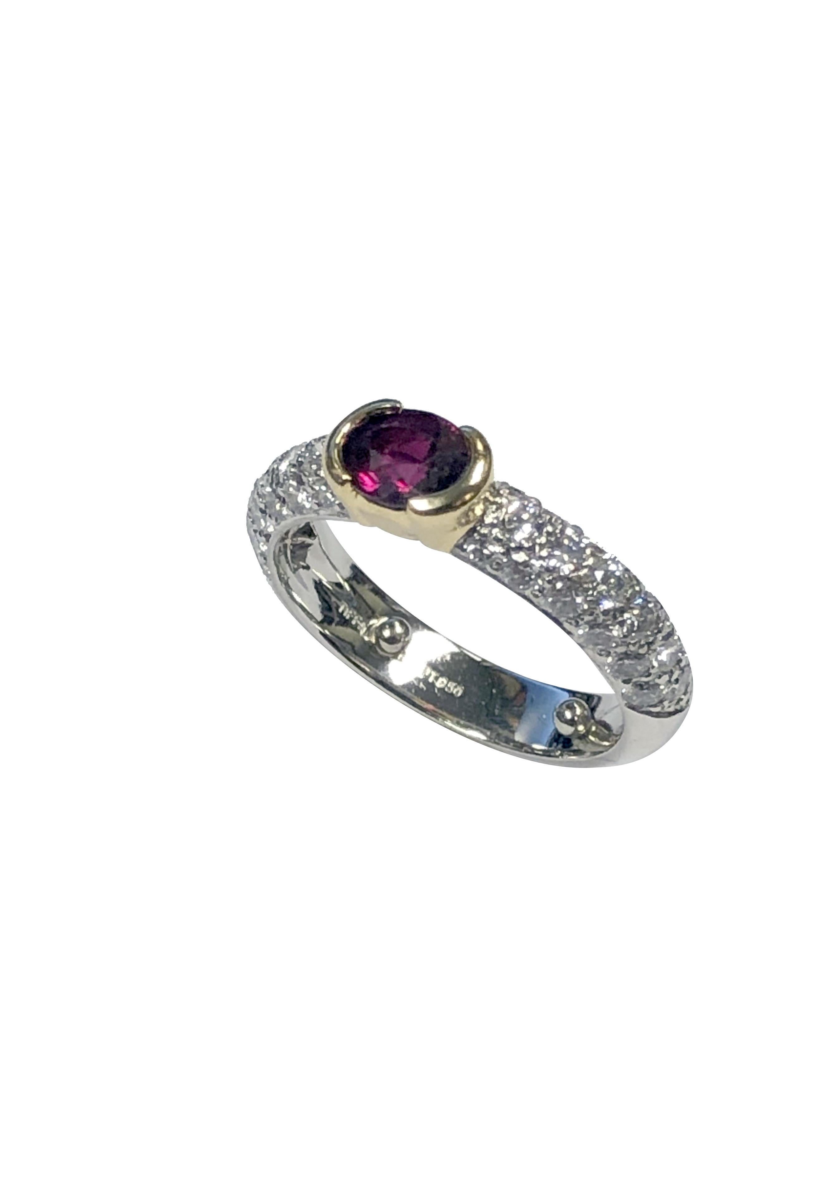 Tiffany & Company Platinum Diamond and Ruby Ring In Excellent Condition For Sale In Chicago, IL