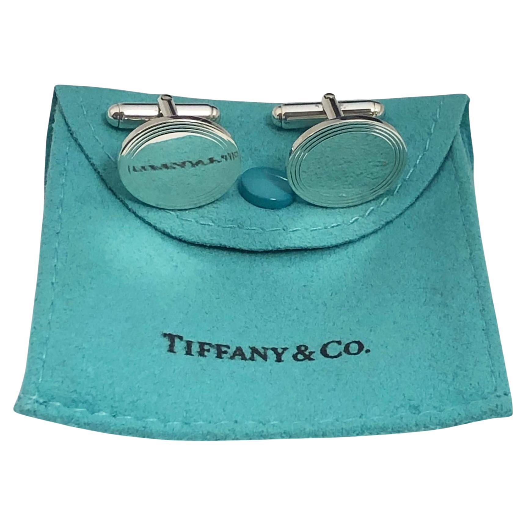 How can you tell if cufflinks are silver?