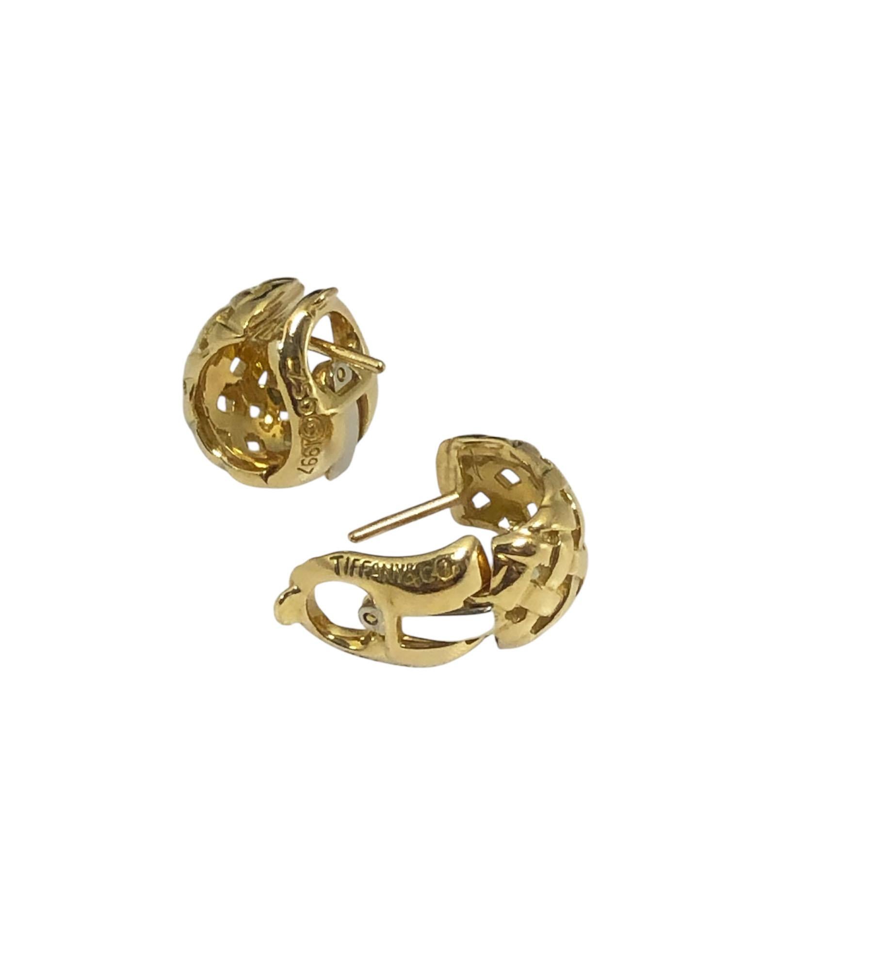 da uomo o donna Tiffany & Company Orecchini a forma di abbraccio in oro giallo Vannerie in vendita