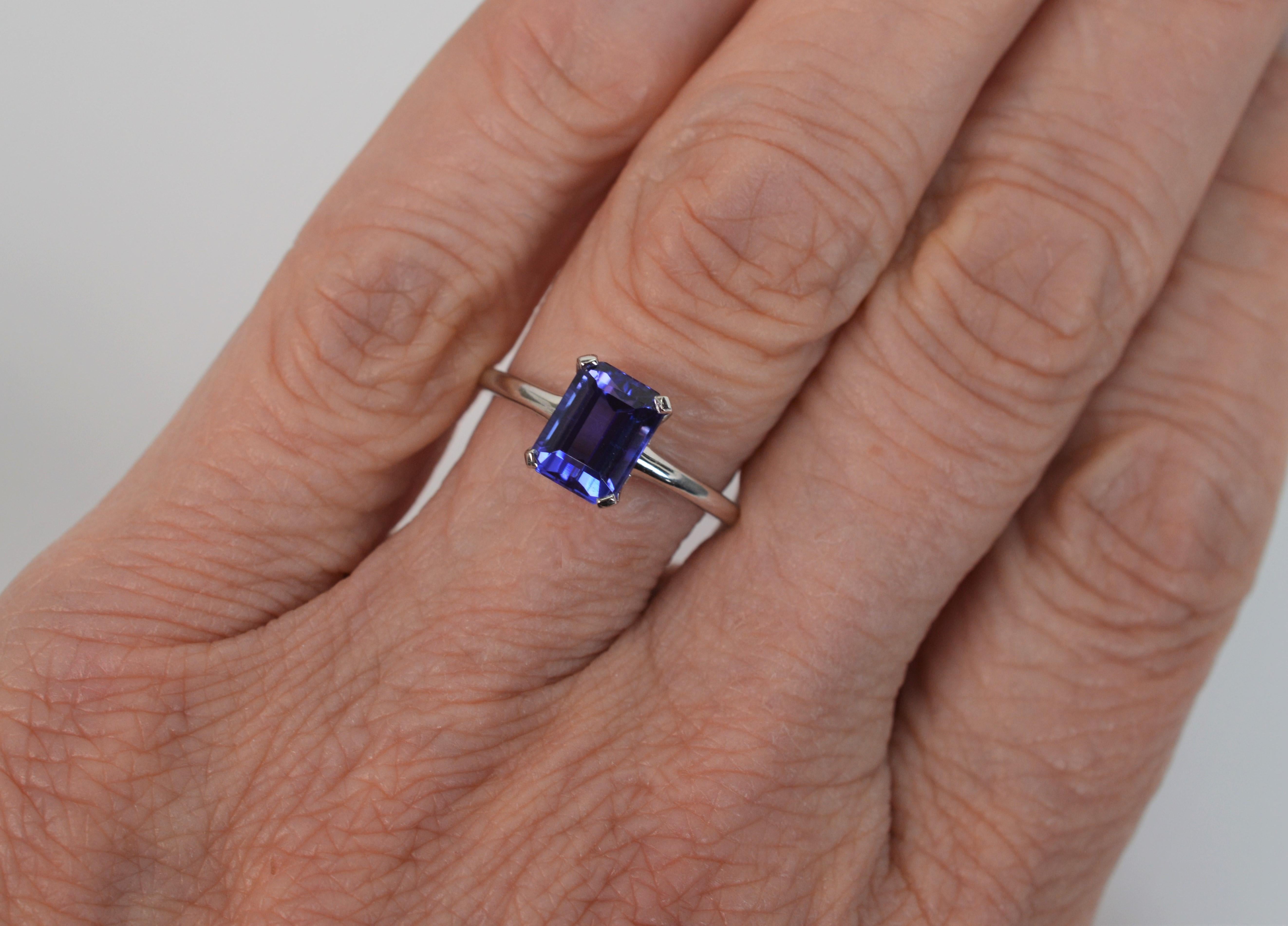 Tiffany & Company Vintage 2.08 Carat Tanzanite Platinum Ring AGL Certified For Sale 5