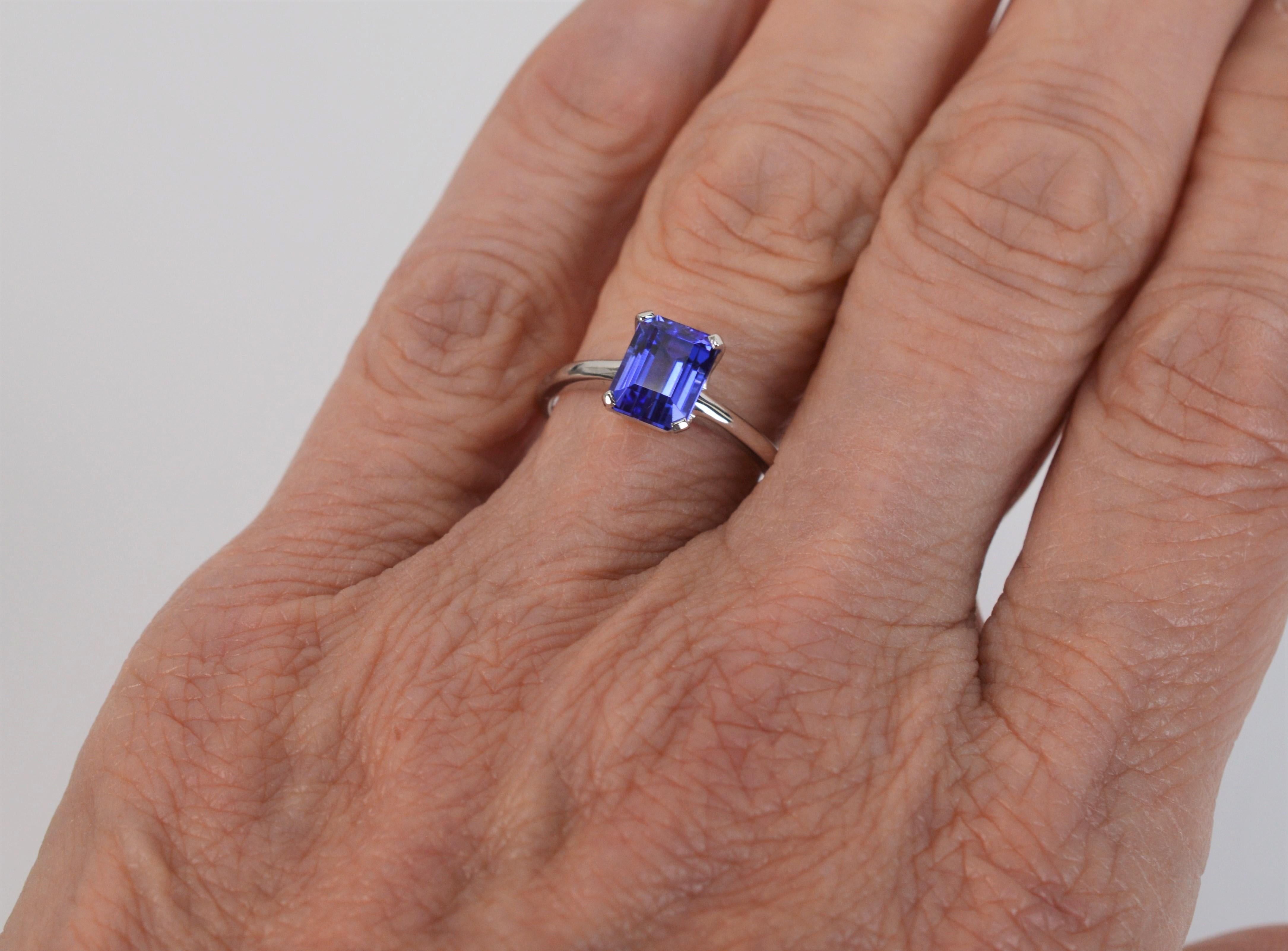 Tiffany & Company Vintage 2.08 Carat Tanzanite Platinum Ring AGL Certified For Sale 1