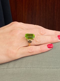 Tiffany & Co. Vintage Emerald Cut Peridot Yellow Gold Ring