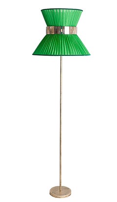 Zeitgenössische Stehlampe von Tiffany, 40 Smaragd, Seide, Messing, versilbert