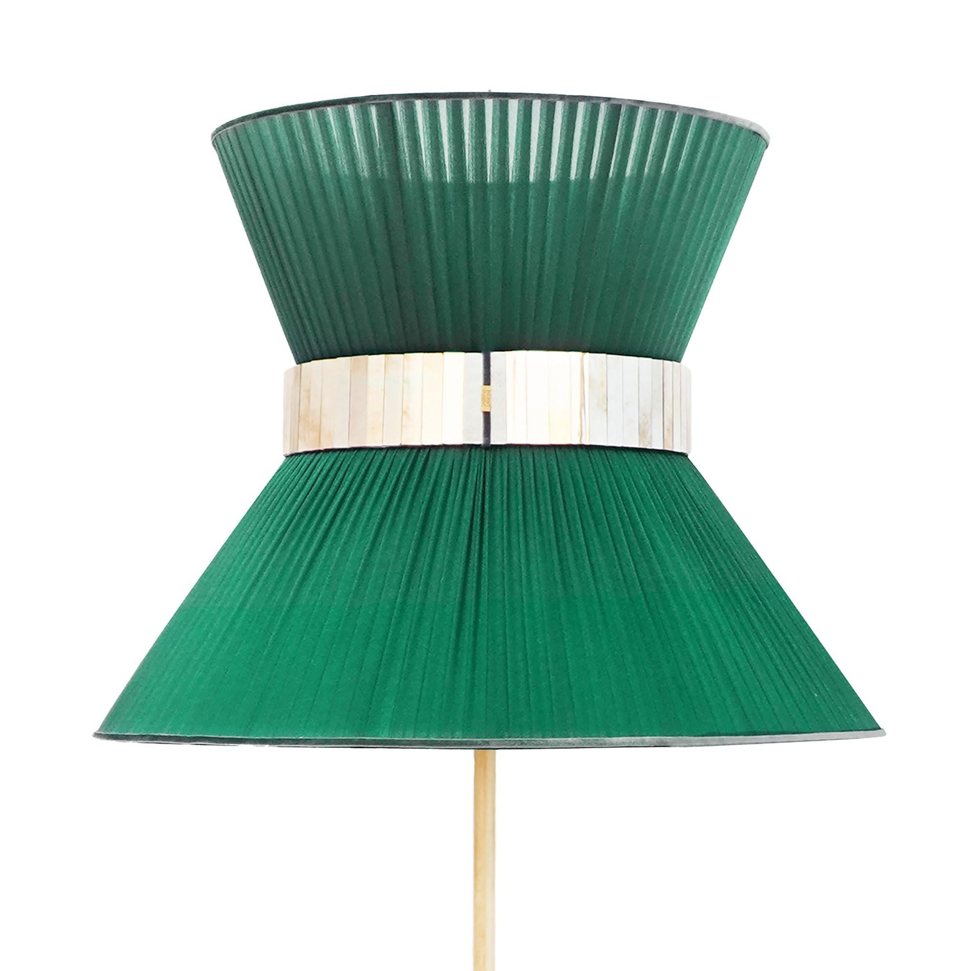 Tiffany Contemporary Stehleuchte 60 Smaragdgrüne Seide, Messing antikisiert, versilbertes Glas (Moderne) im Angebot