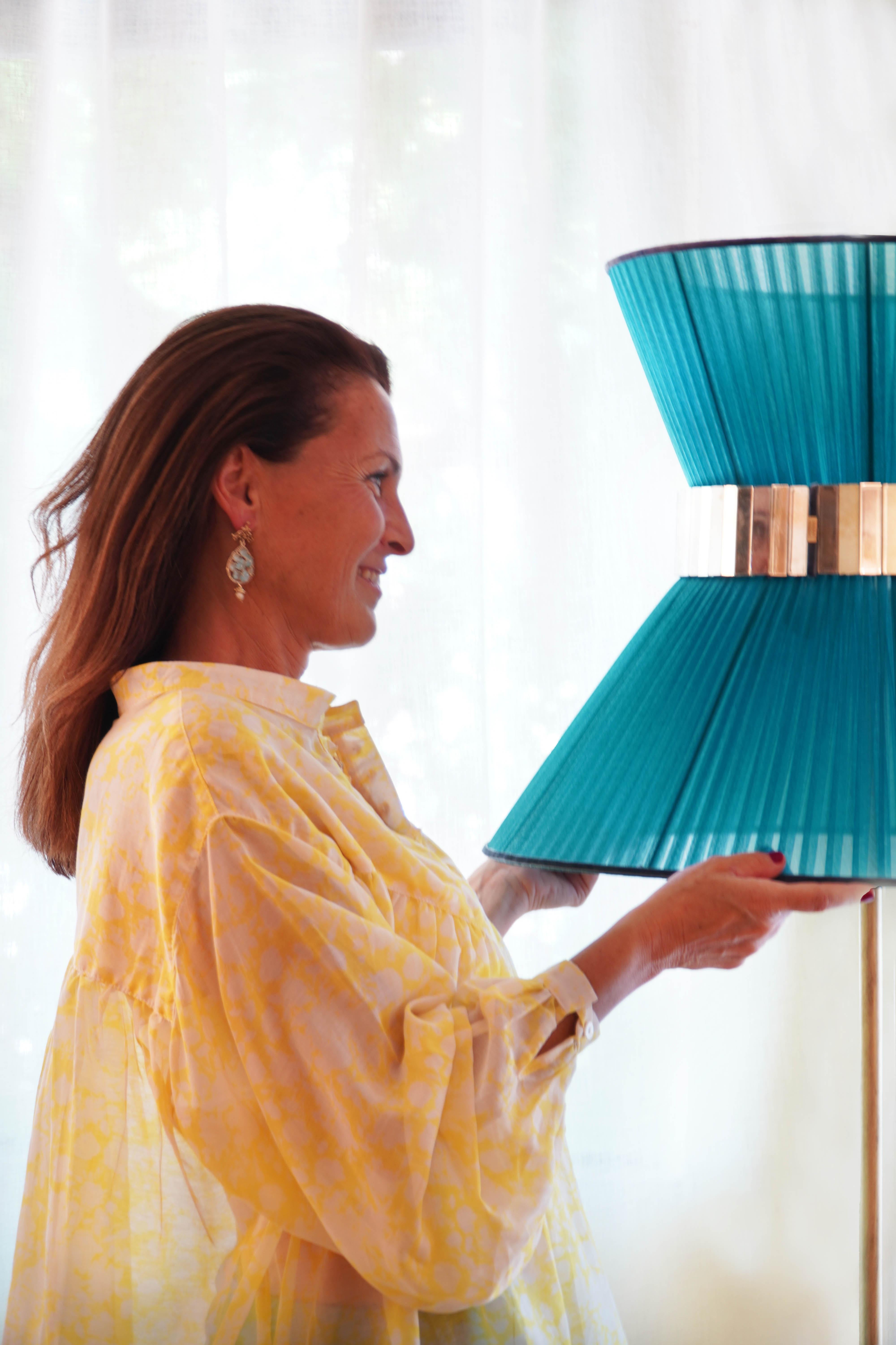 Tiffany Contemporary Stehlampe 60 Zitronenseide, Messing antikisiert, versilbertes Glas im Angebot 5