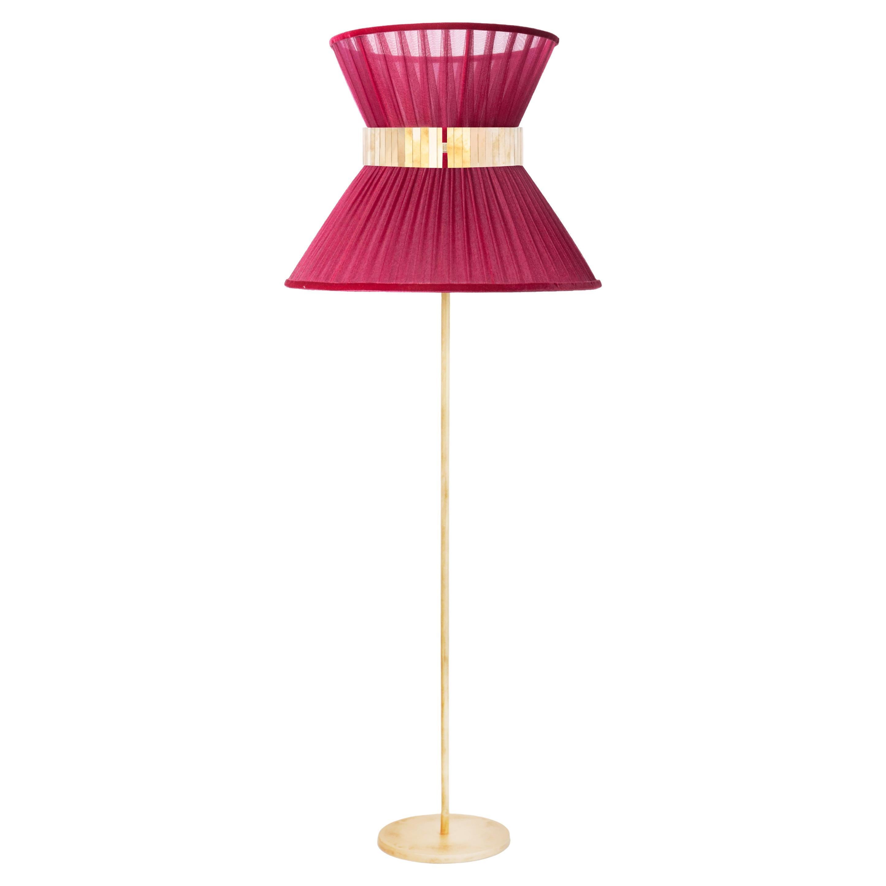 Lámpara de pie Tiffany Contemporary 60 Seda rubí, latón envejecido, cristal plateado