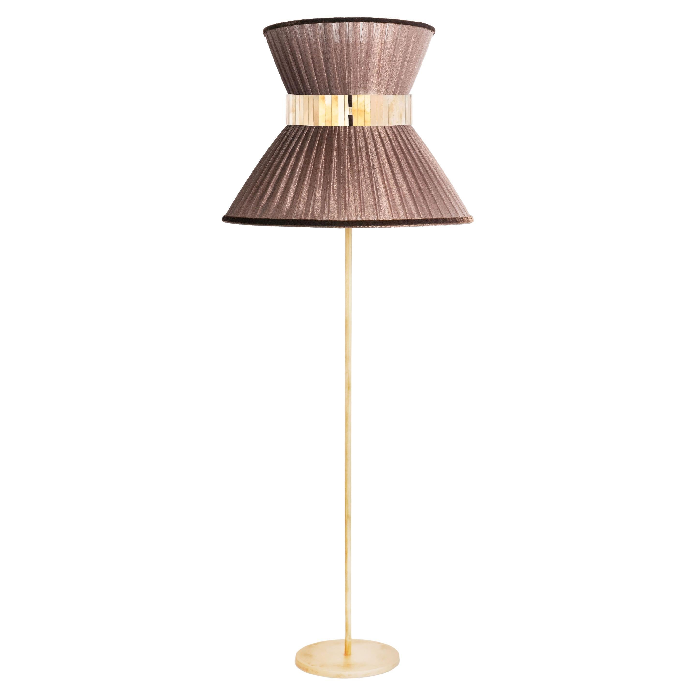 Lampadaire Tiffany Contemporary60 soie de tabac, laiton antique, verre argenté en vente