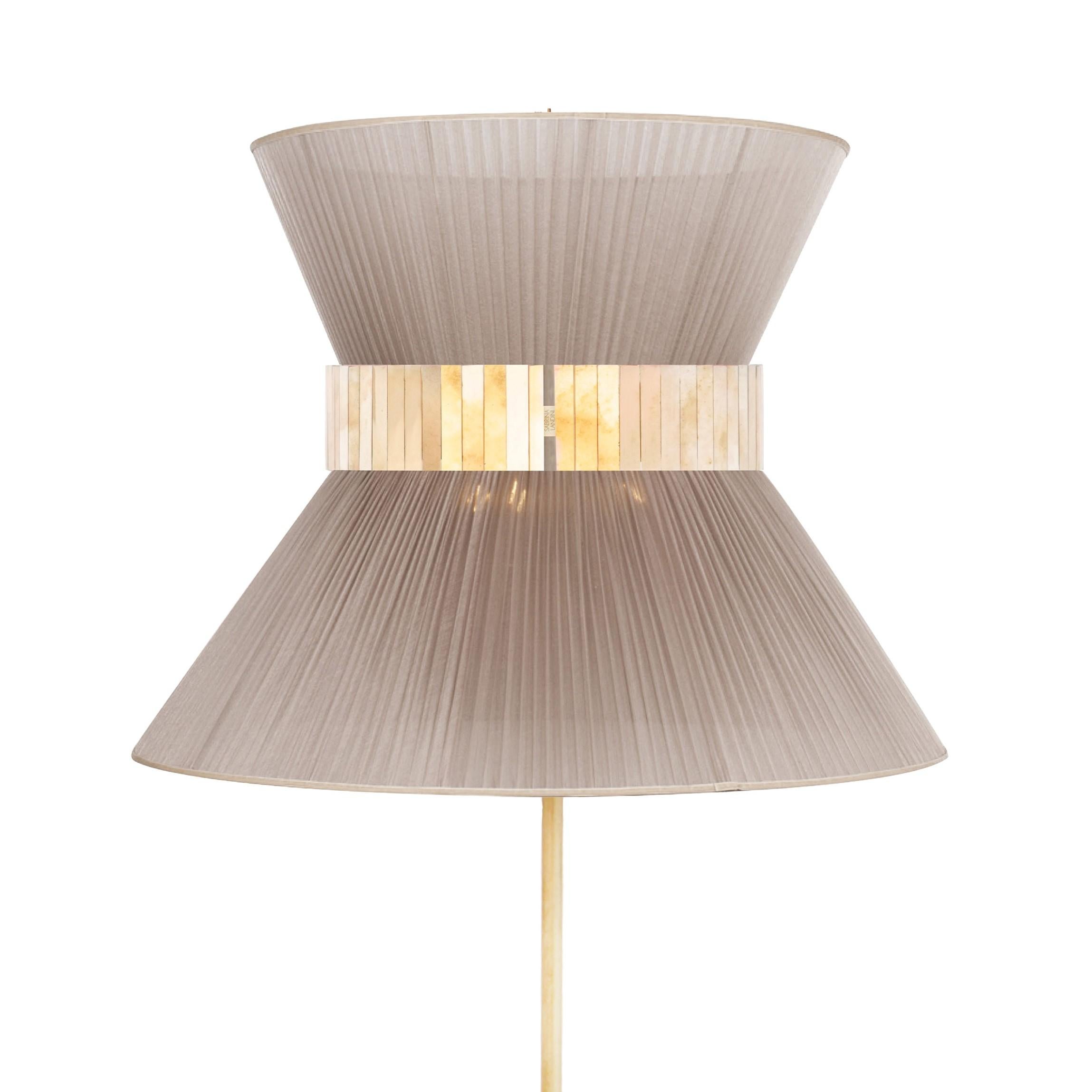 Tiffany Contemporary Stehleuchte80 Champagner Seide, Messing antikisiert, versilbertes Glas (Moderne) im Angebot