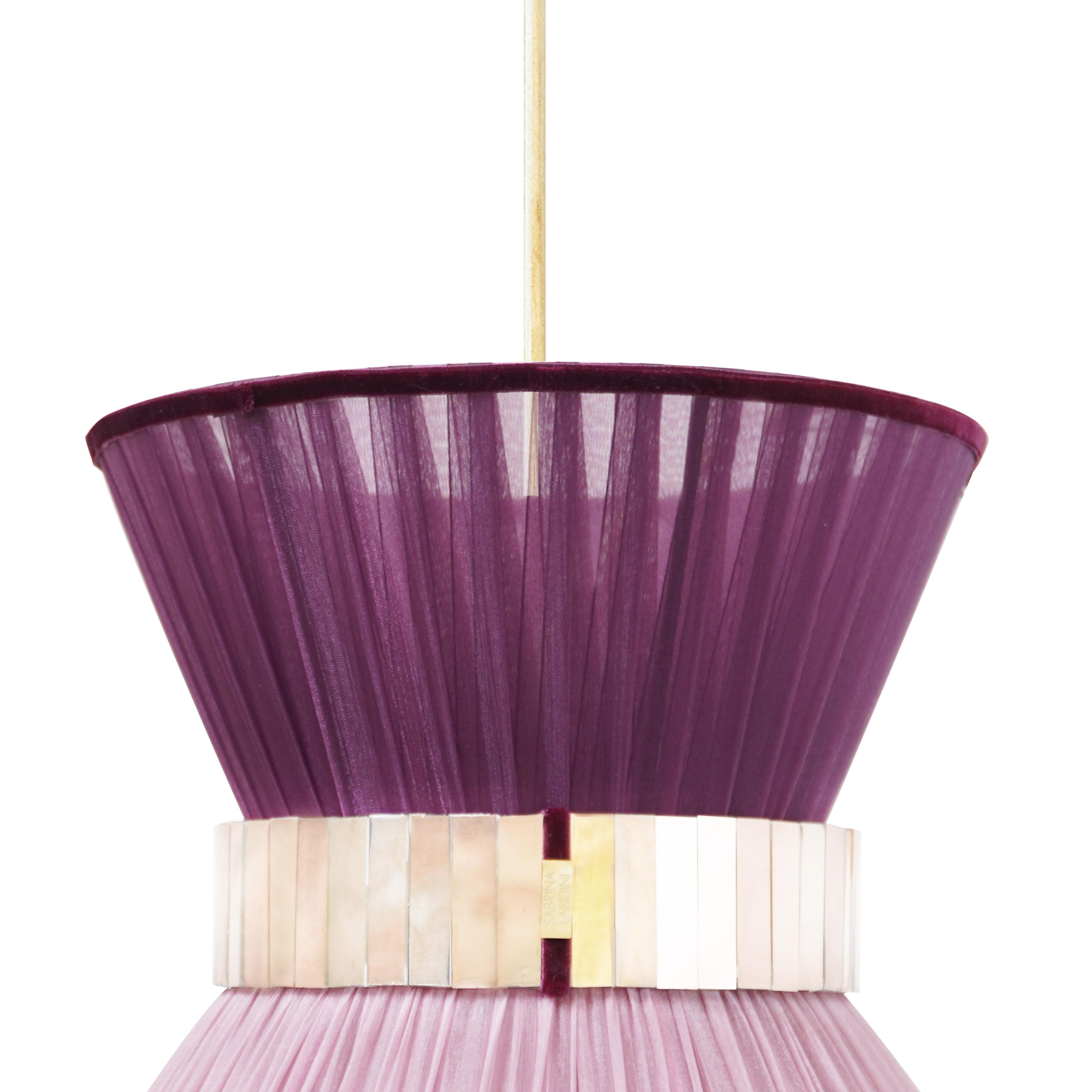 TIFFANY Die ikonische Lampe!  

Seit 20 Jahren sind wir bestrebt, Ihnen einzigartige Collection'S in Bezug auf Design und Qualität anzubieten. Alle unsere kultigen Produkte werden in unserem Atelier in der Toskana, Italien, nach einem uralten