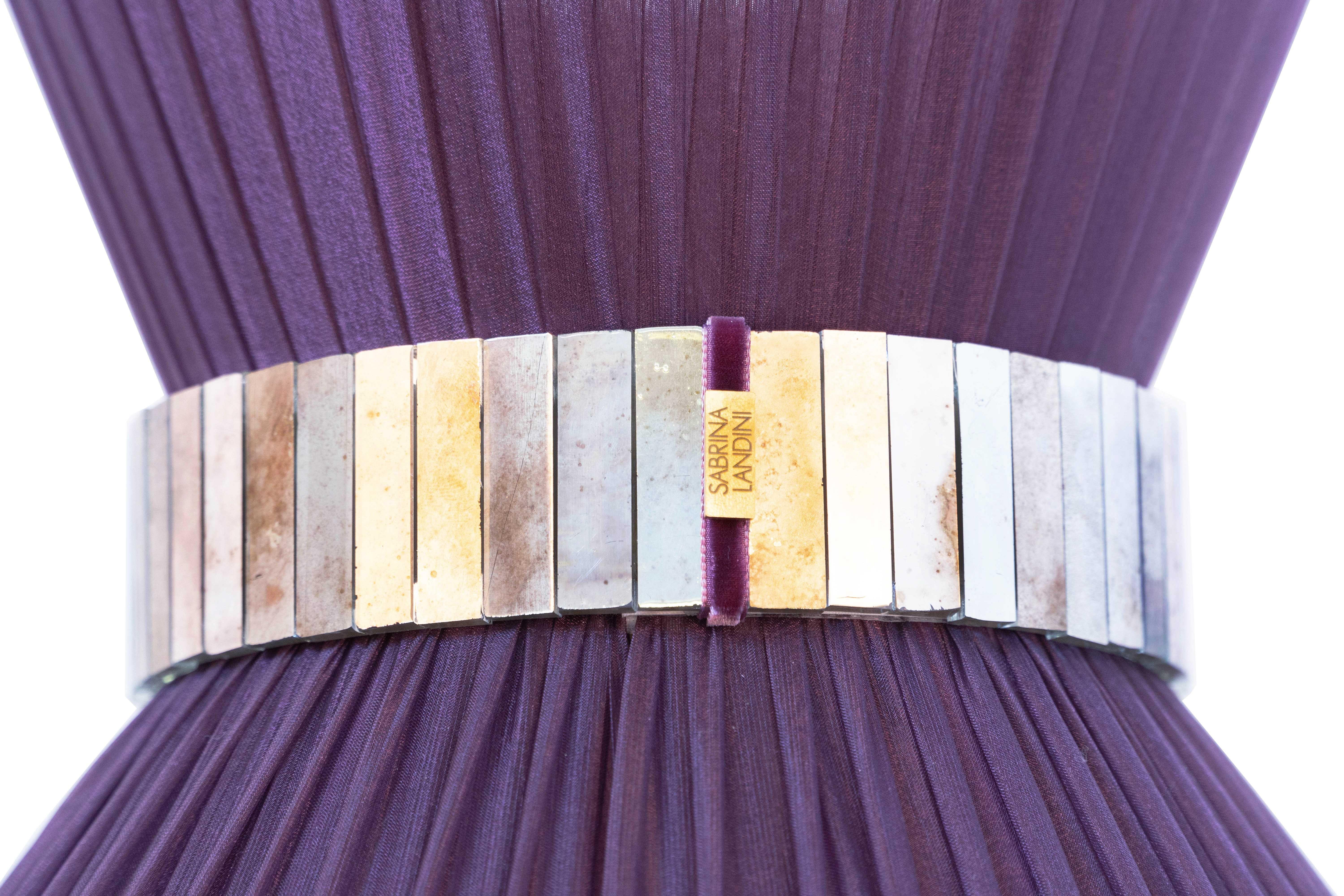 italien Lampe suspendue contemporaine Tiffany 30, verre argenté soie violet, laiton en vente