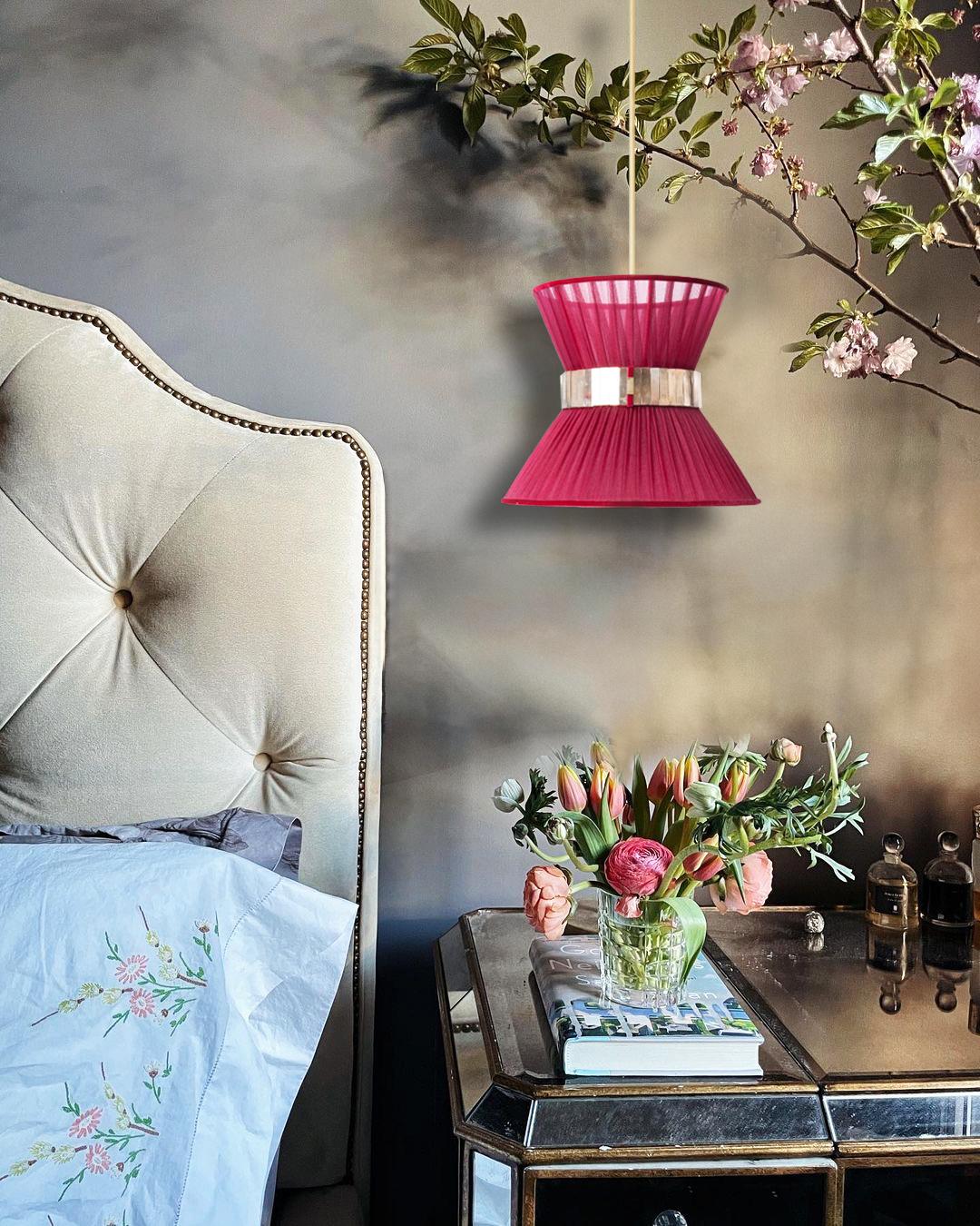 Argenté Lampe suspendue contemporaine Tiffany 30, soie rubis, verre argenté, laiton en vente