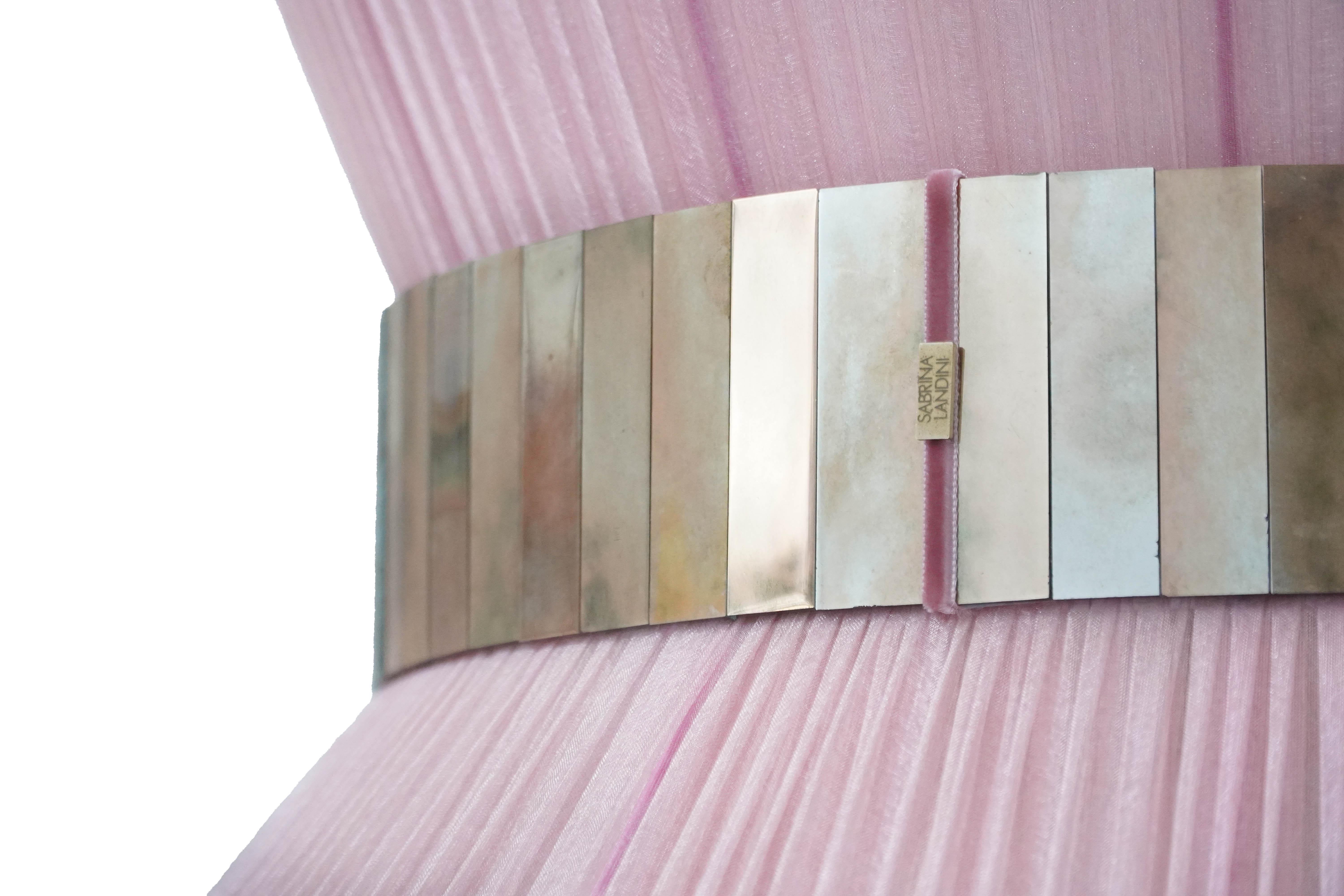 Tiffany Contemporary Hängelampe, 60 Blush Silk Silked Glass Brass (21. Jahrhundert und zeitgenössisch) im Angebot