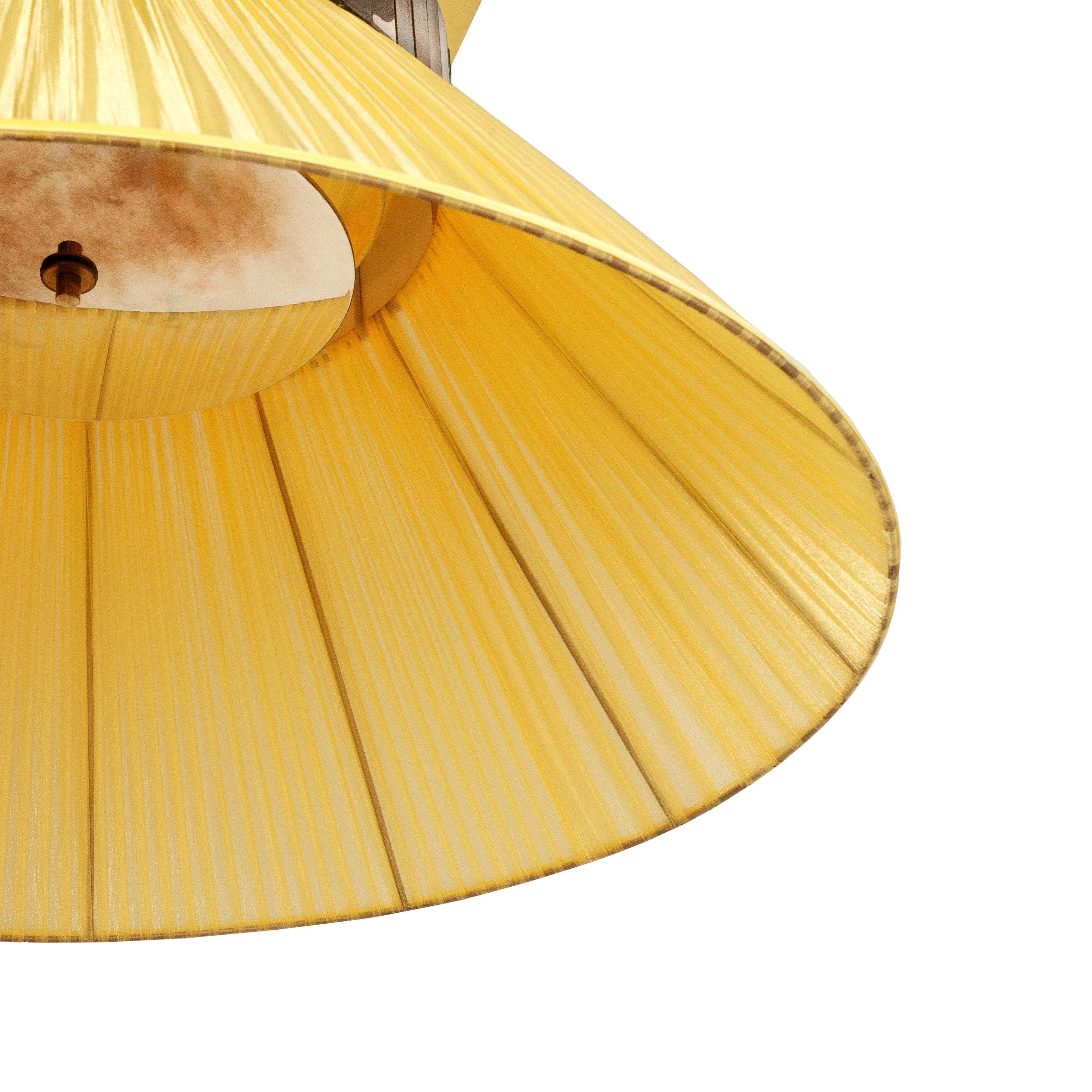 Moderne Lampe suspendue contemporaine Tiffany, 80 verre de soie argenté et laiton en vente