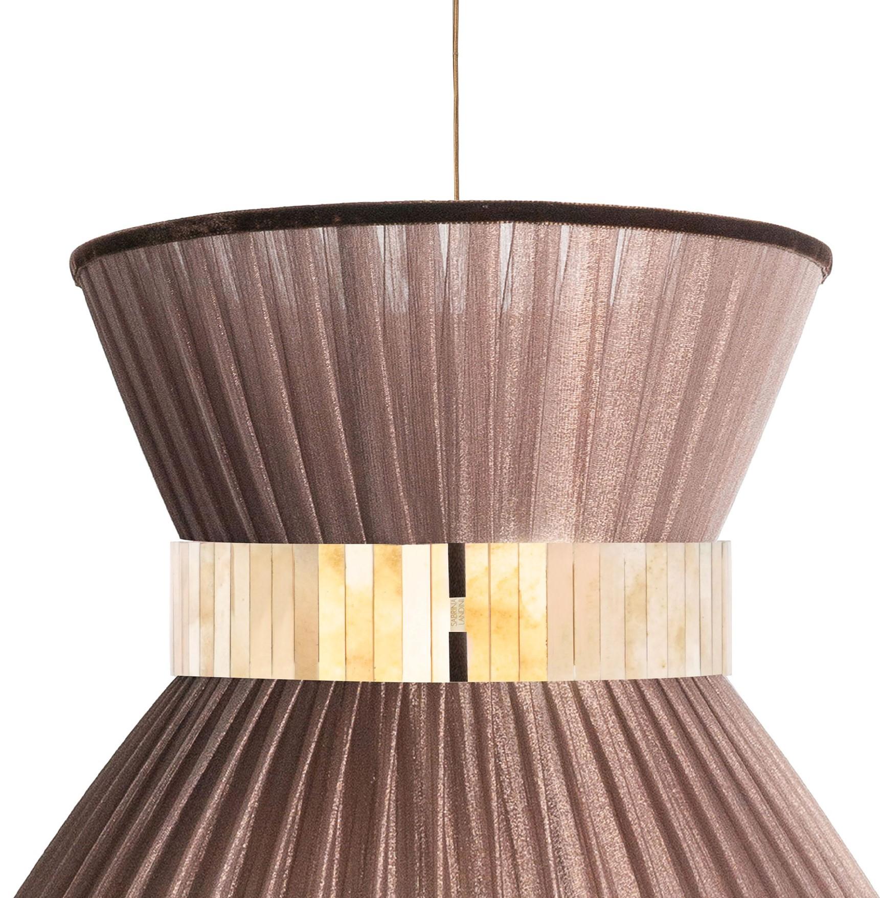 Moderno Lampada a sospensione contemporanea Tiffany, 80 Tabacco Seta Vetro Argentato Ottone in vendita