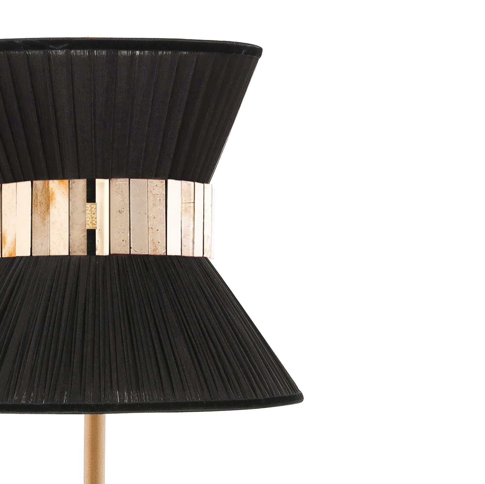 Moderne Lampe de table contemporaine Tiffany 23 soie noire, laiton, verre argenté en vente